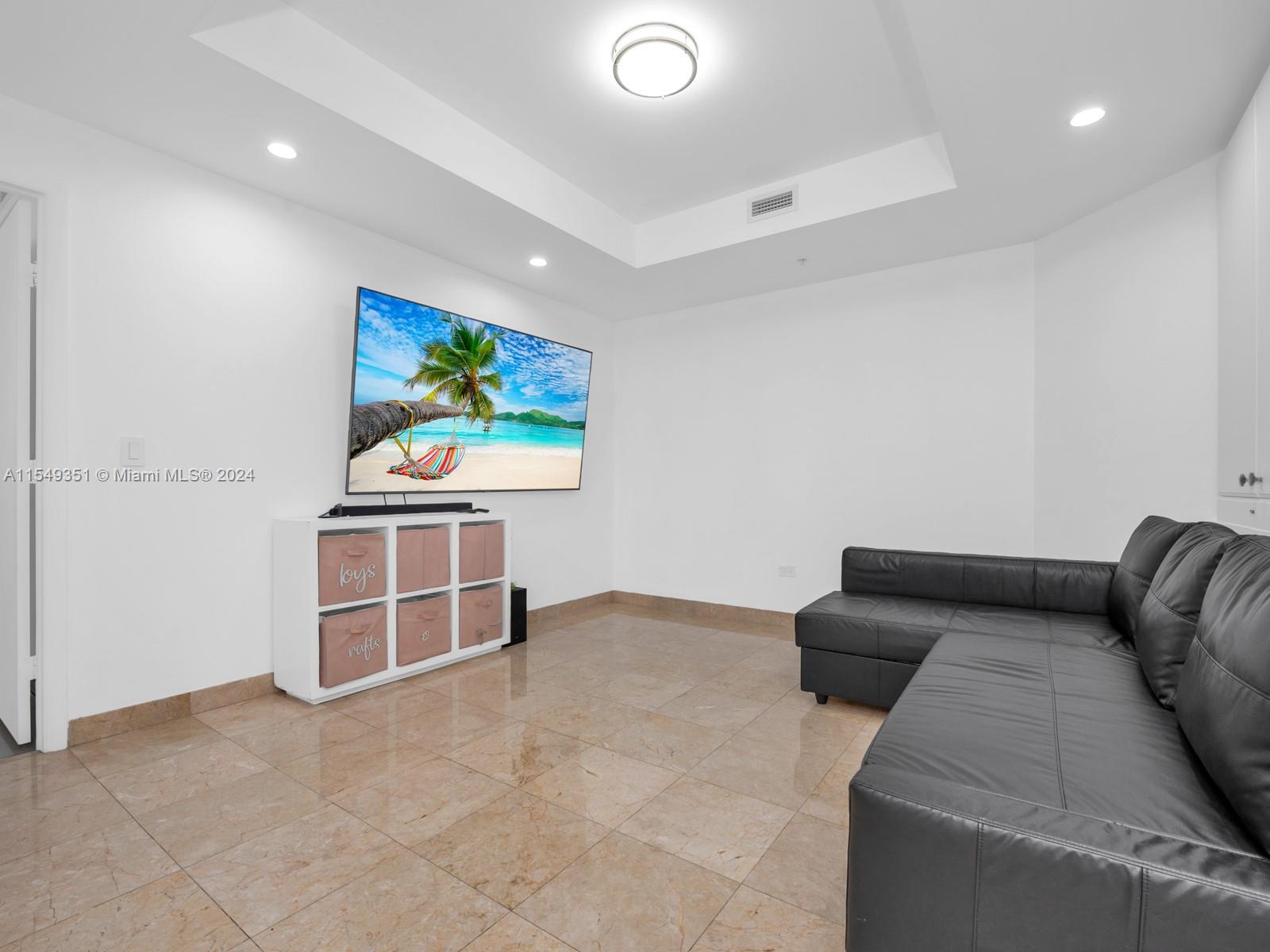 801 Brickell Key Blvd, Miami, FL, 33131 United States, 2 Bedrooms Bedrooms, ,2 BathroomsBathrooms,Residential,For Sale,Brickell Key Blvd,A11549351