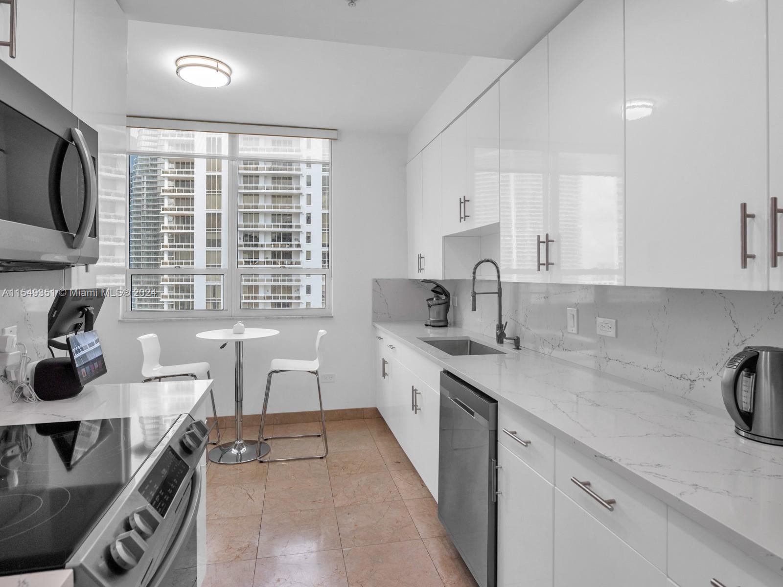 801 Brickell Key Blvd, Miami, FL, 33131 United States, 2 Bedrooms Bedrooms, ,2 BathroomsBathrooms,Residential,For Sale,Brickell Key Blvd,A11549351
