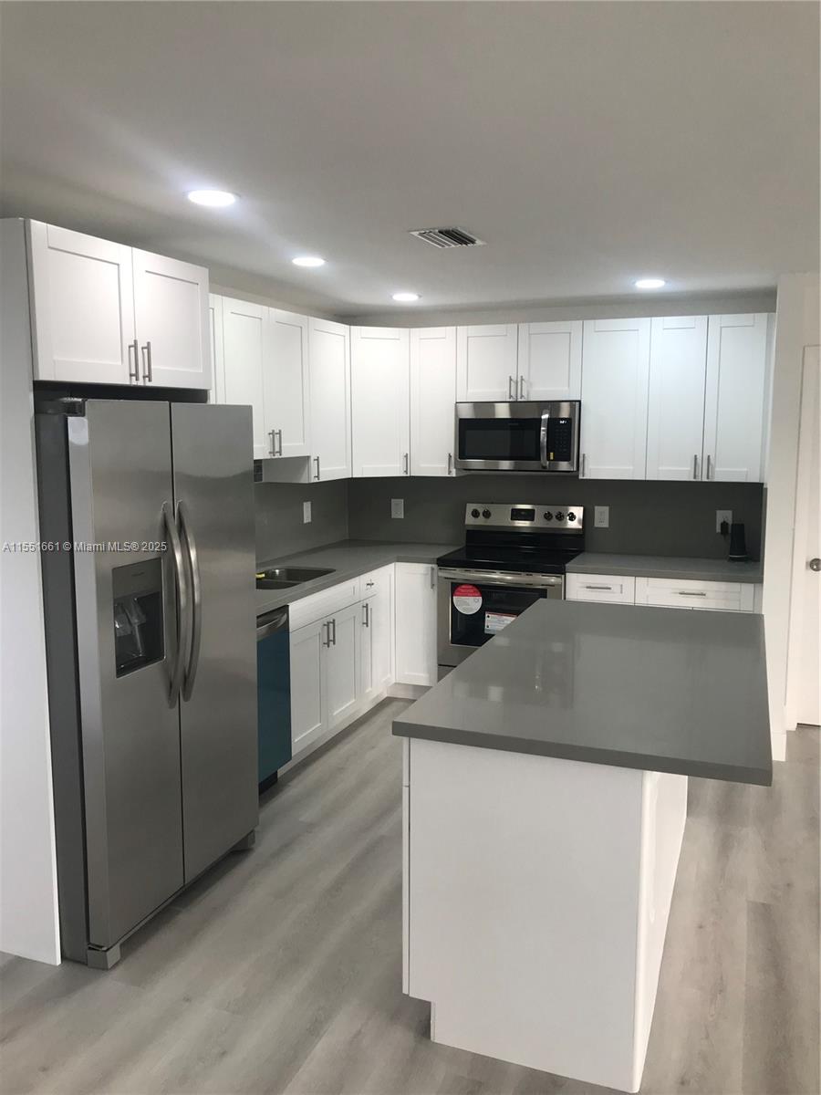 1806 15 PL, Cape Coral, FL, 33990 United States, 3 Bedrooms Bedrooms, ,2 BathroomsBathrooms,Residential,For Sale,15 PL,A11551661