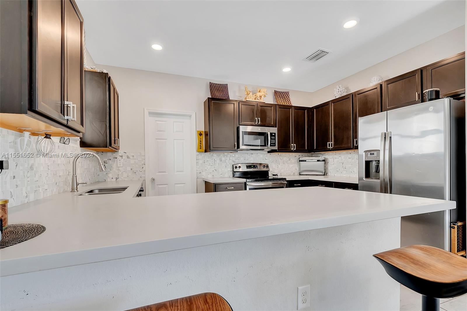 Homestead, FL, 33033 United States, 5 Bedrooms Bedrooms, ,2 BathroomsBathrooms,Residential,For Sale,A11551652