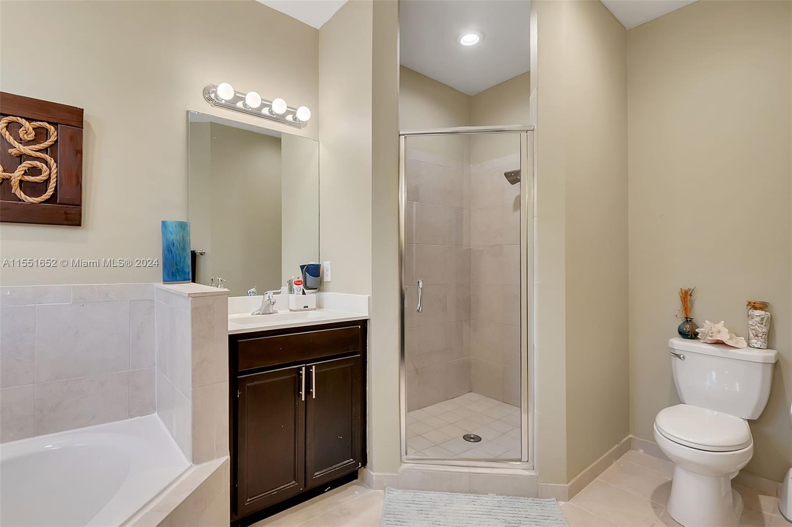 Homestead, FL, 33033 United States, 5 Bedrooms Bedrooms, ,2 BathroomsBathrooms,Residential,For Sale,A11551652