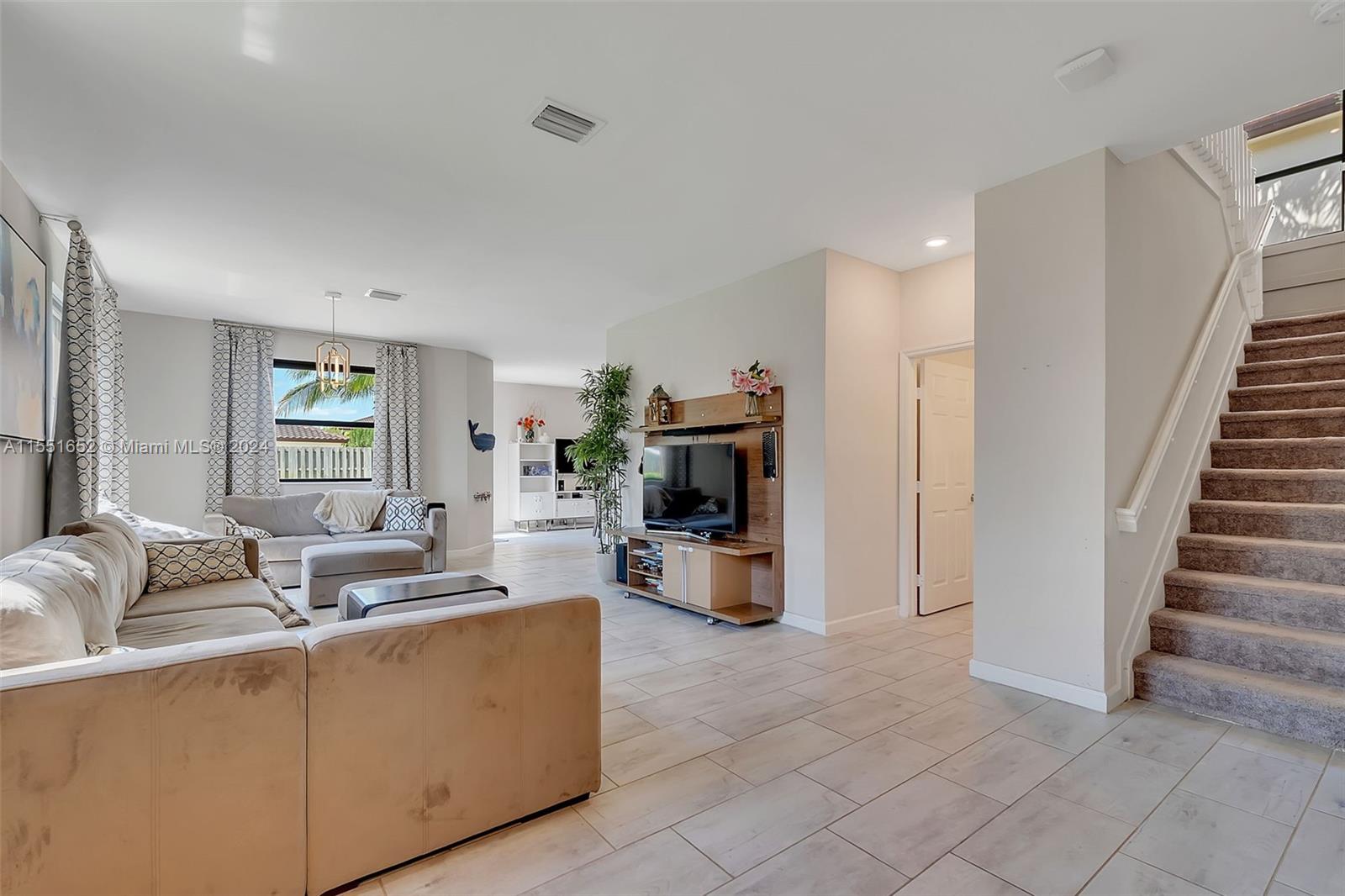 Homestead, FL, 33033 United States, 5 Bedrooms Bedrooms, ,2 BathroomsBathrooms,Residential,For Sale,A11551652