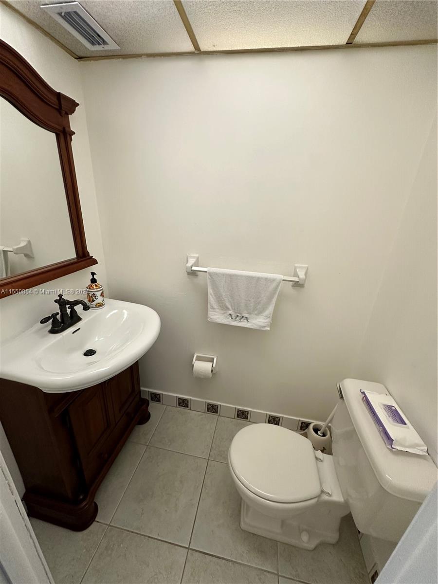 8107 72nd Ave, Miami, FL, 33143 United States, 1 Bedroom Bedrooms, ,1 BathroomBathrooms,Residential,For Sale,72nd Ave,A11550854