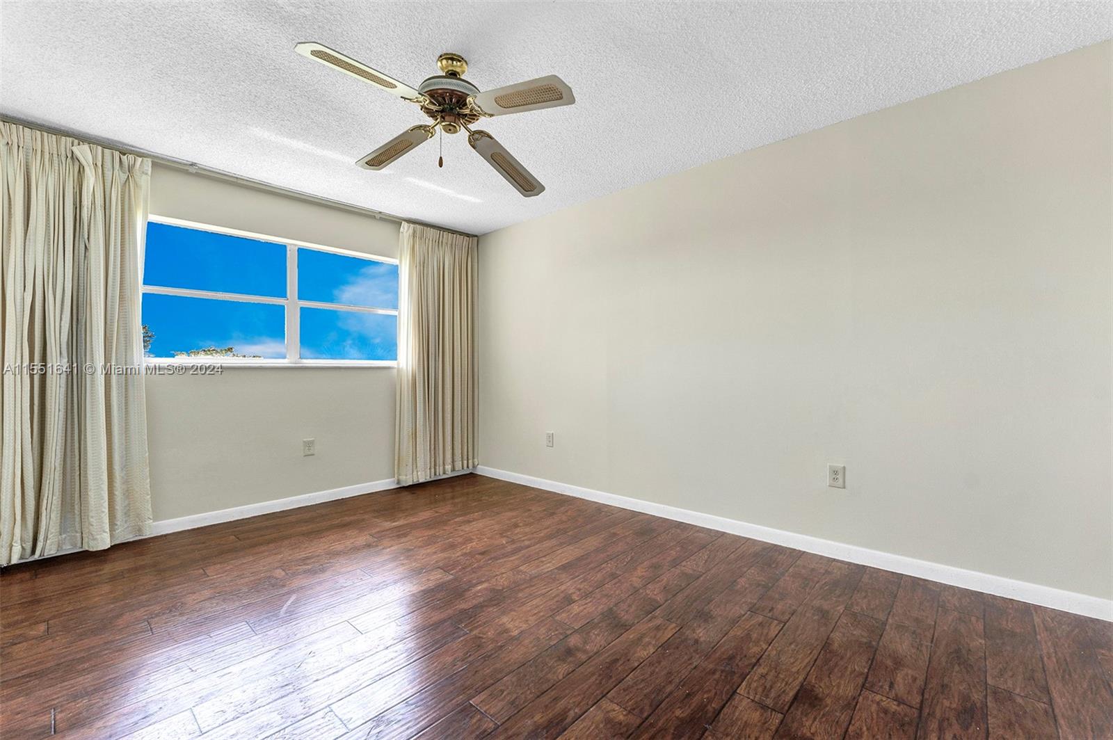 8515 Sunrise Lakes Blvd, Sunrise, FL, 33322 United States, 1 Bedroom Bedrooms, ,1 BathroomBathrooms,Residential,For Sale,Sunrise Lakes Blvd,A11551641