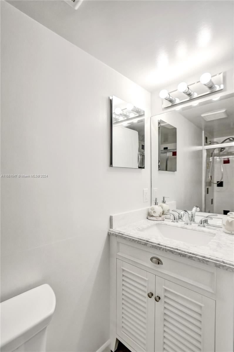 209 N Fort Lauderdale Beach Blvd 2E, Fort Lauderdale, Florida 33304, 1 Bedroom Bedrooms, ,2 BathroomsBathrooms,Residential,For Sale,209 N Fort Lauderdale Beach Blvd 2E,A11551647