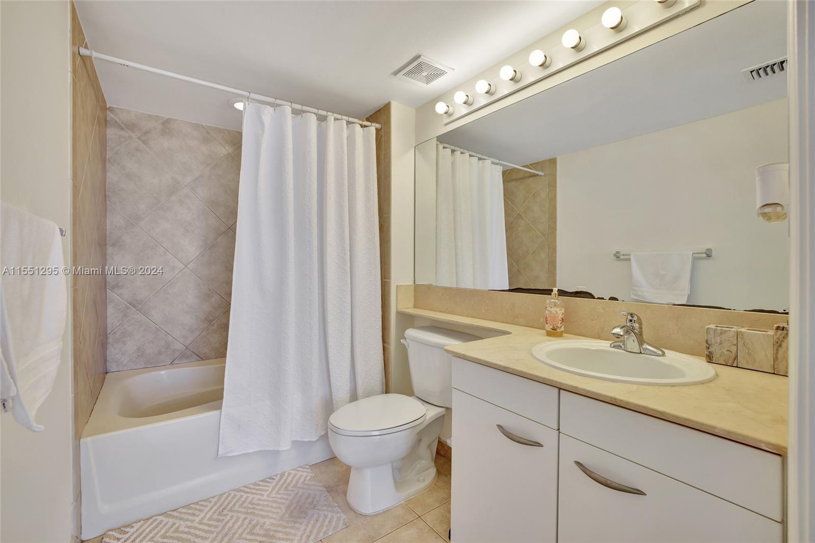 2080 S OCEAN DR 1102, Hallandale Beach, Florida 33009, 2 Bedrooms Bedrooms, ,2 BathroomsBathrooms,Residentiallease,For Rent,2080 S OCEAN DR 1102,A11551295