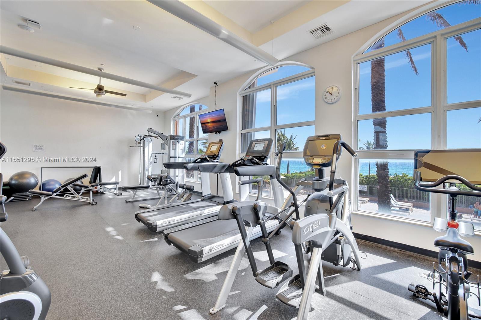 2080 S OCEAN DR 1102, Hallandale Beach, Florida 33009, 2 Bedrooms Bedrooms, ,2 BathroomsBathrooms,Residentiallease,For Rent,2080 S OCEAN DR 1102,A11551295