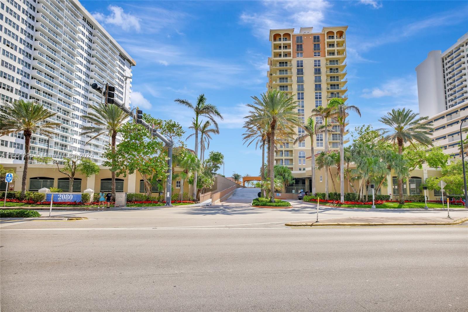 2080 S OCEAN DR 1102, Hallandale Beach, Florida 33009, 2 Bedrooms Bedrooms, ,2 BathroomsBathrooms,Residentiallease,For Rent,2080 S OCEAN DR 1102,A11551295
