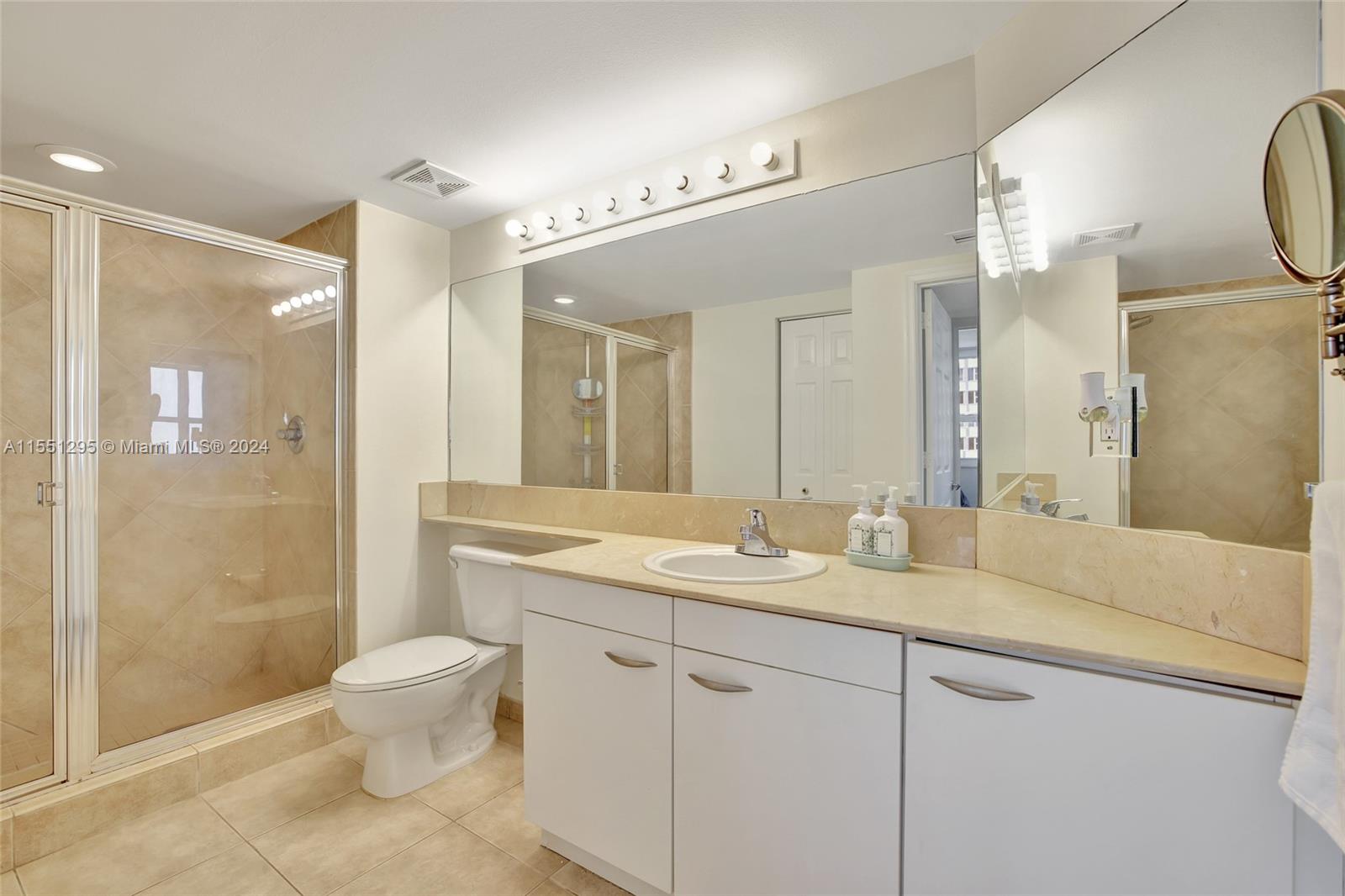 2080 S OCEAN DR 1102, Hallandale Beach, Florida 33009, 2 Bedrooms Bedrooms, ,2 BathroomsBathrooms,Residentiallease,For Rent,2080 S OCEAN DR 1102,A11551295
