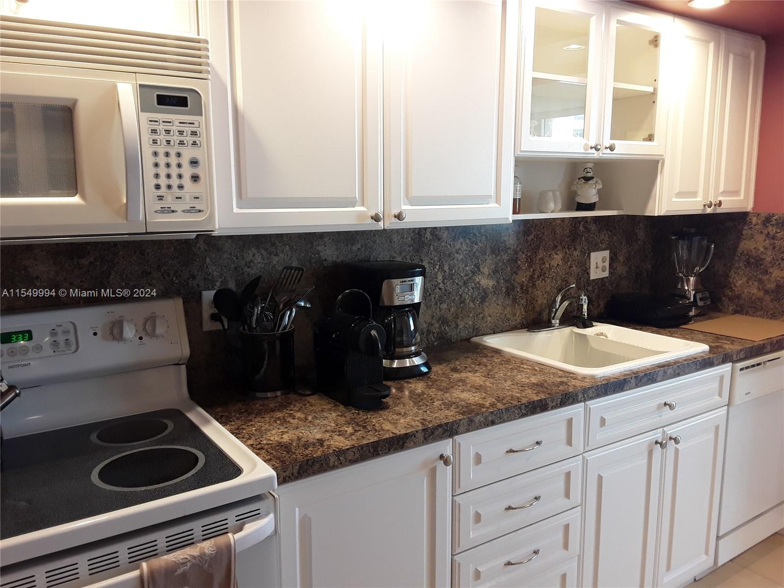 2017 Ocean Dr, Hallandale Beach, FL, 33009 United States, 2 Bedrooms Bedrooms, ,2 BathroomsBathrooms,Residential,For Sale,Ocean Dr,A11549994