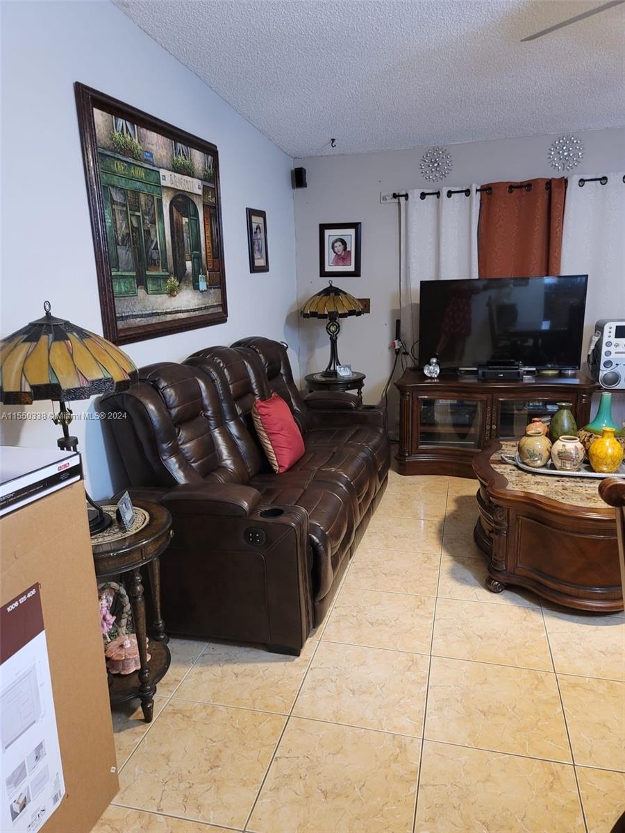 7948 Pembroke Rd 7948, Miramar, Florida 33023, 3 Bedrooms Bedrooms, ,2 BathroomsBathrooms,Residential,For Sale,7948 Pembroke Rd 7948,A11550338