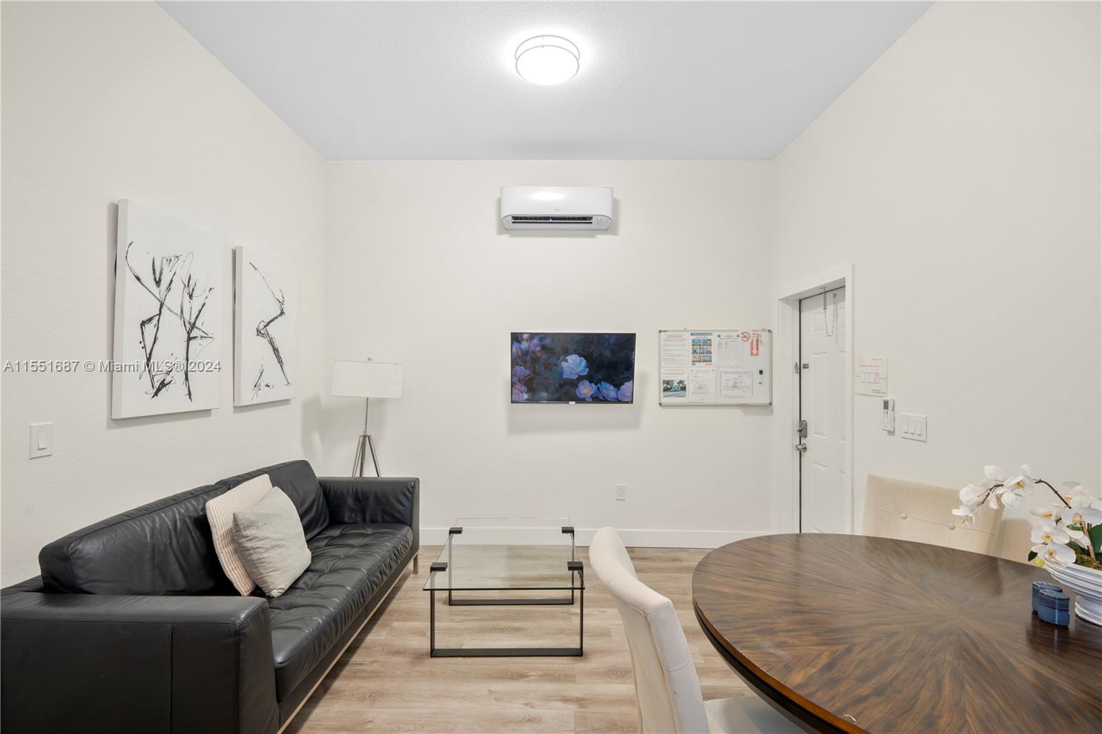 830 SE 14th St 4, Fort Lauderdale, Florida 33316, 1 Bedroom Bedrooms, ,1 BathroomBathrooms,Residentiallease,For Rent,830 SE 14th St 4,A11551687