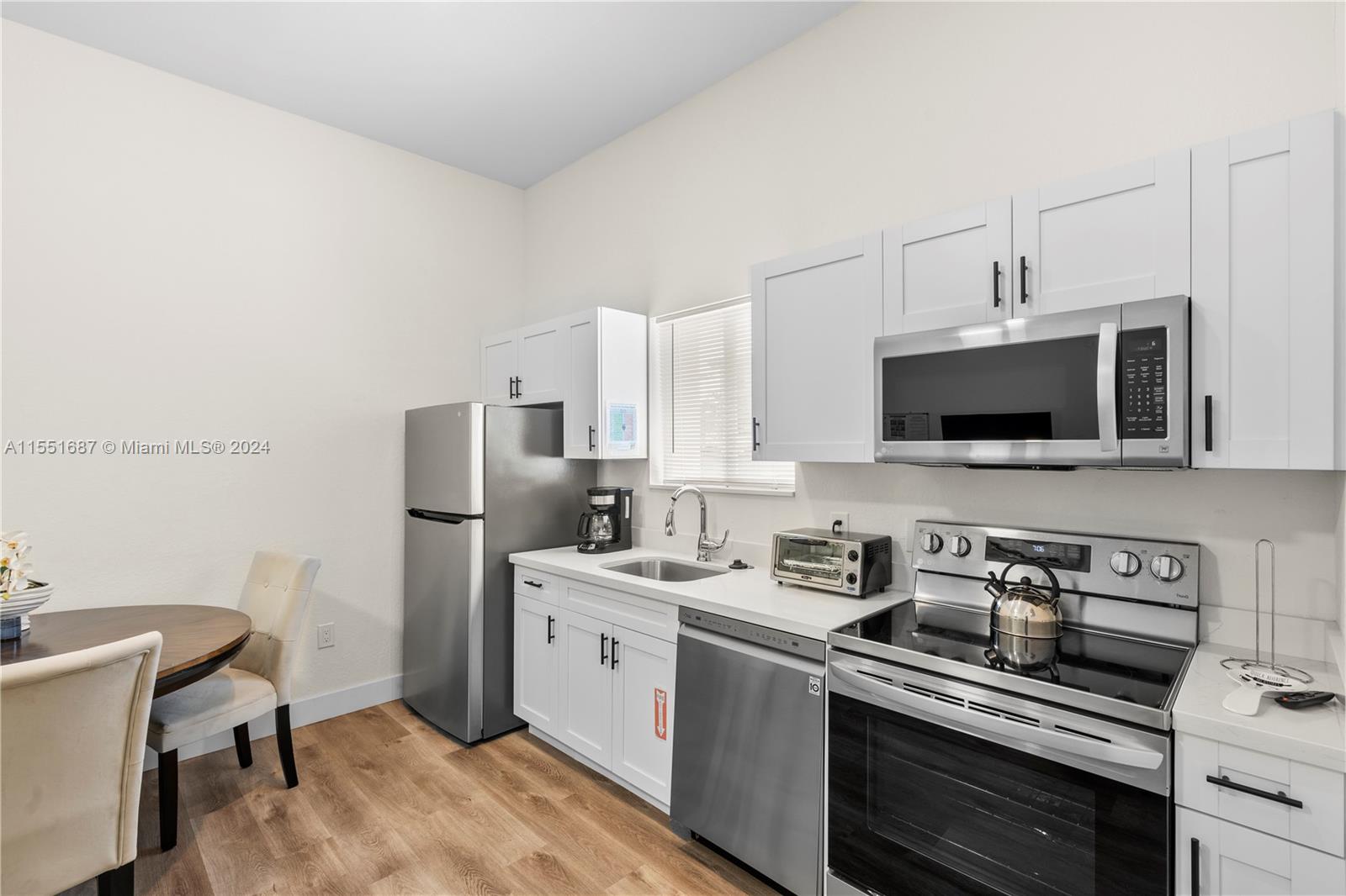 830 SE 14th St 4, Fort Lauderdale, Florida 33316, 1 Bedroom Bedrooms, ,1 BathroomBathrooms,Residentiallease,For Rent,830 SE 14th St 4,A11551687