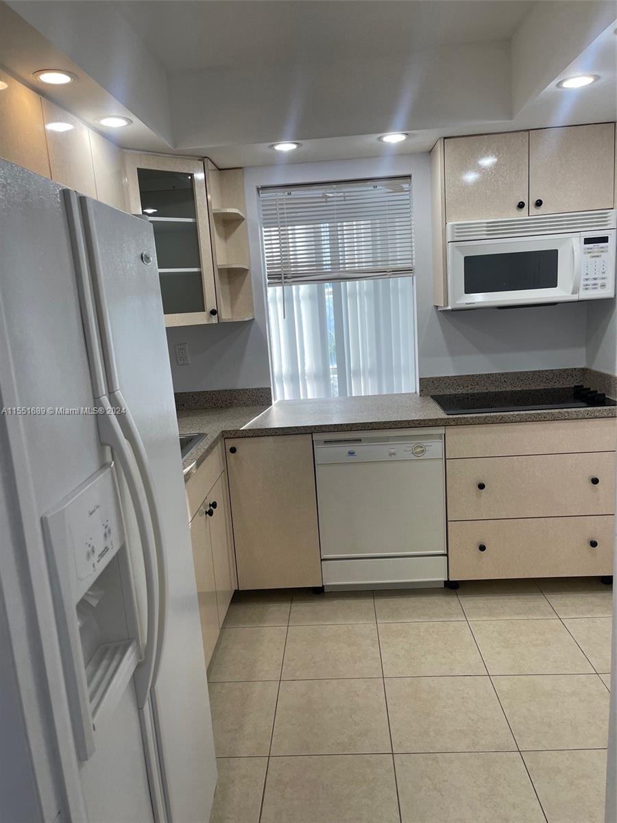 17570 Atlantic Blvd, Sunny Isles Beach, FL, 33160 United States, 1 Bedroom Bedrooms, ,1 BathroomBathrooms,Residential,For Sale,Atlantic Blvd,A11551689