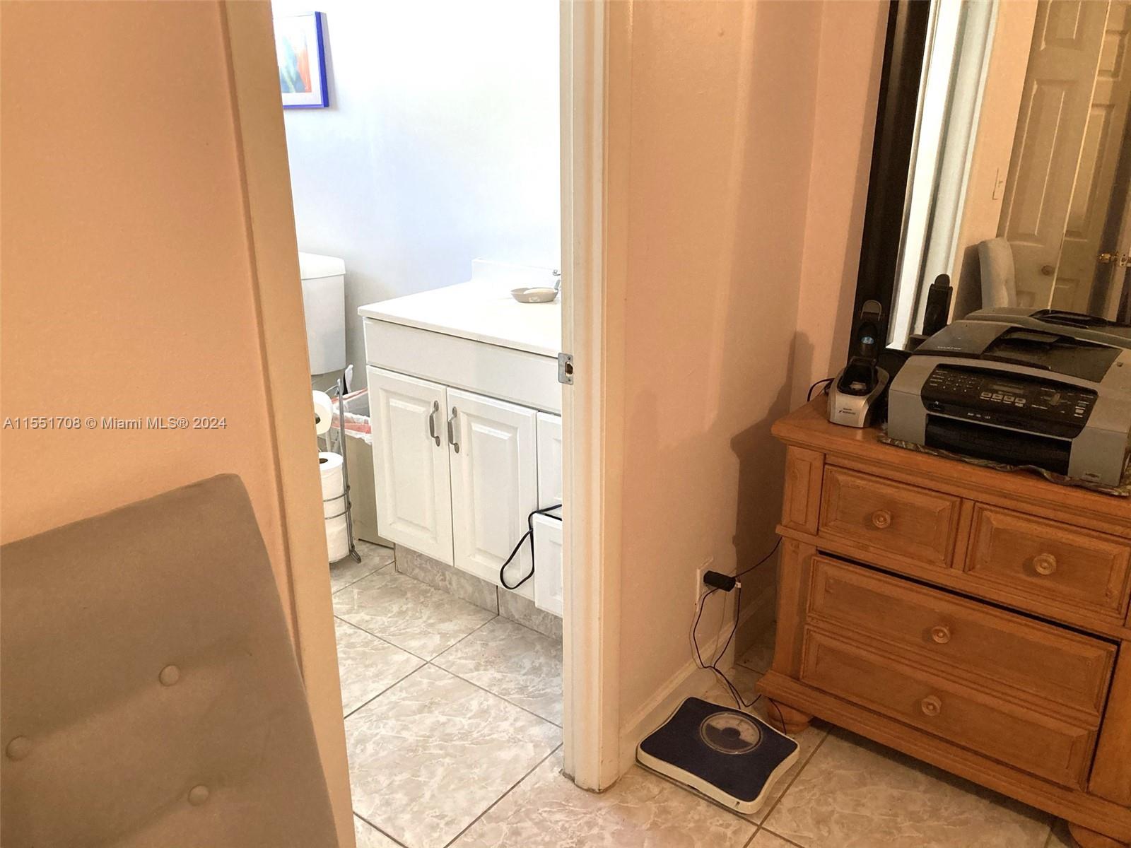 5111 Oakland Park Blvd, Lauderdale Lakes, FL, 33313 United States, 1 Bedroom Bedrooms, ,1 BathroomBathrooms,Residential,For Sale,Oakland Park Blvd,A11551708