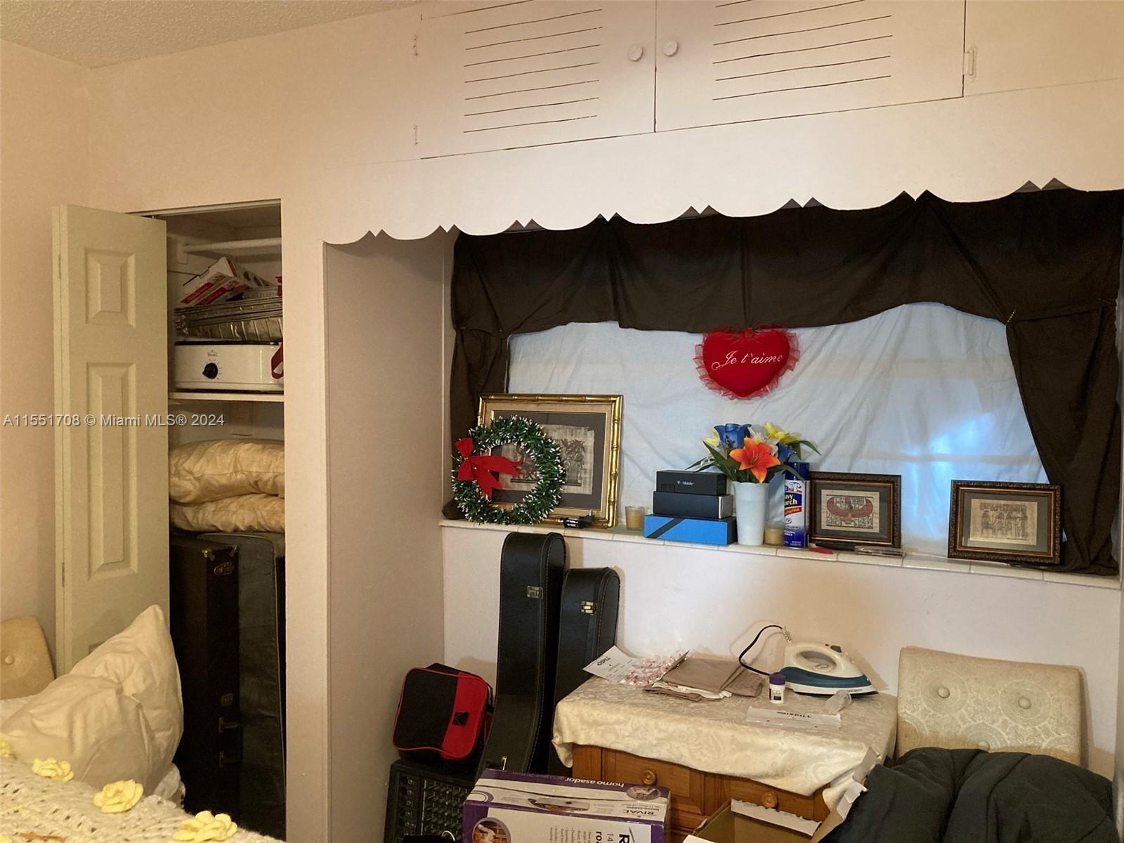5111 Oakland Park Blvd, Lauderdale Lakes, FL, 33313 United States, 1 Bedroom Bedrooms, ,1 BathroomBathrooms,Residential,For Sale,Oakland Park Blvd,A11551708