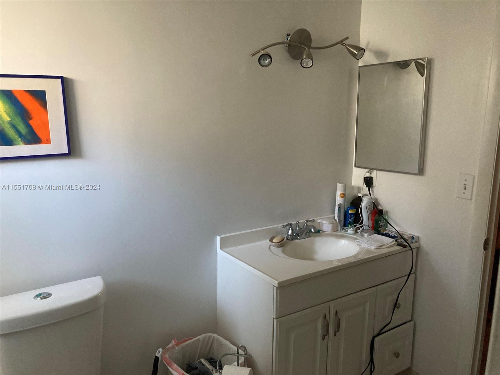 5111 Oakland Park Blvd, Lauderdale Lakes, FL, 33313 United States, 1 Bedroom Bedrooms, ,1 BathroomBathrooms,Residential,For Sale,Oakland Park Blvd,A11551708