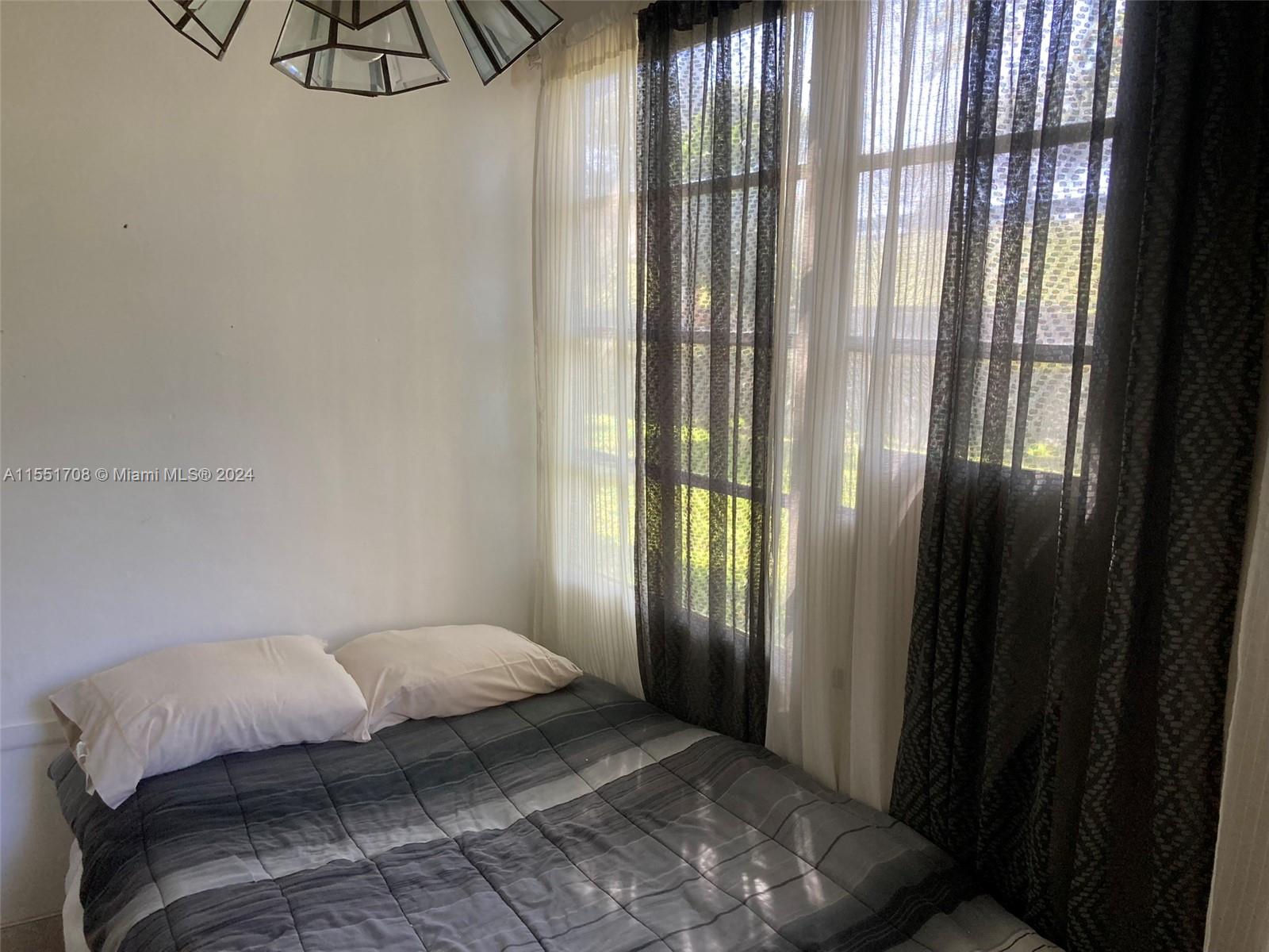 5111 Oakland Park Blvd, Lauderdale Lakes, FL, 33313 United States, 1 Bedroom Bedrooms, ,1 BathroomBathrooms,Residential,For Sale,Oakland Park Blvd,A11551708