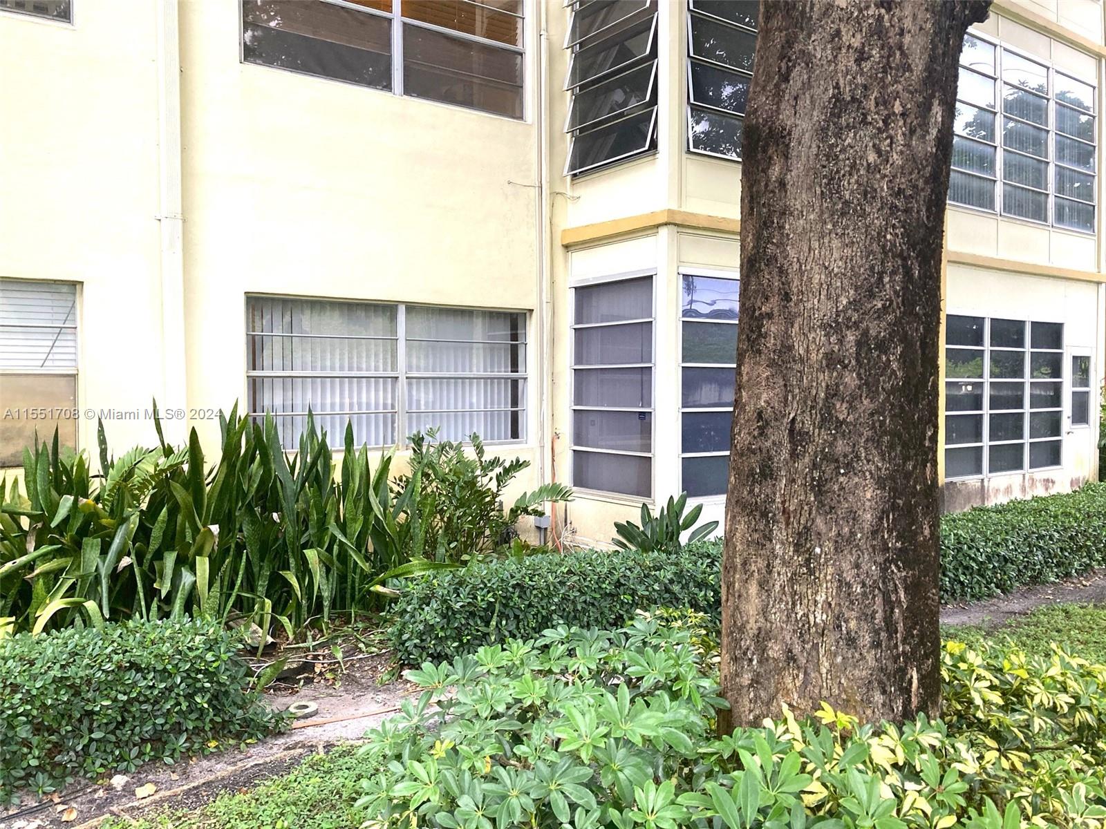 5111 Oakland Park Blvd, Lauderdale Lakes, FL, 33313 United States, 1 Bedroom Bedrooms, ,1 BathroomBathrooms,Residential,For Sale,Oakland Park Blvd,A11551708