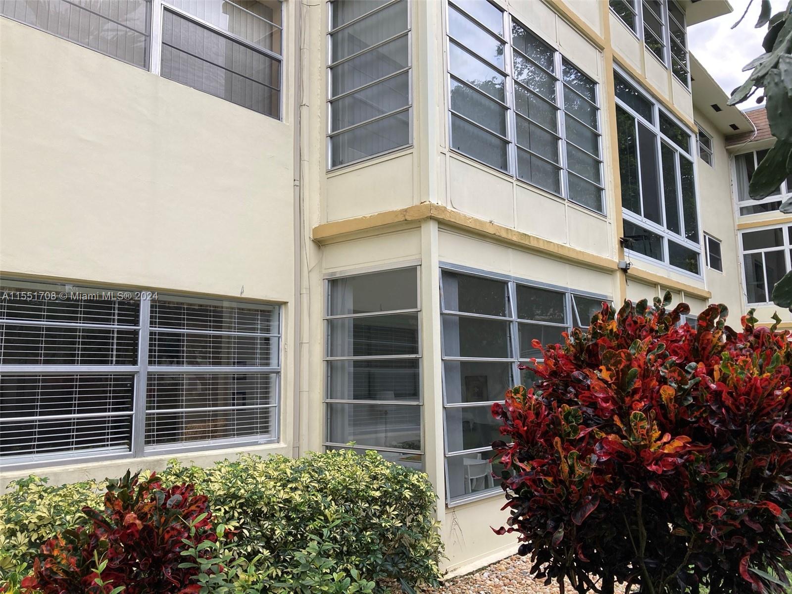 5111 Oakland Park Blvd, Lauderdale Lakes, FL, 33313 United States, 1 Bedroom Bedrooms, ,1 BathroomBathrooms,Residential,For Sale,Oakland Park Blvd,A11551708