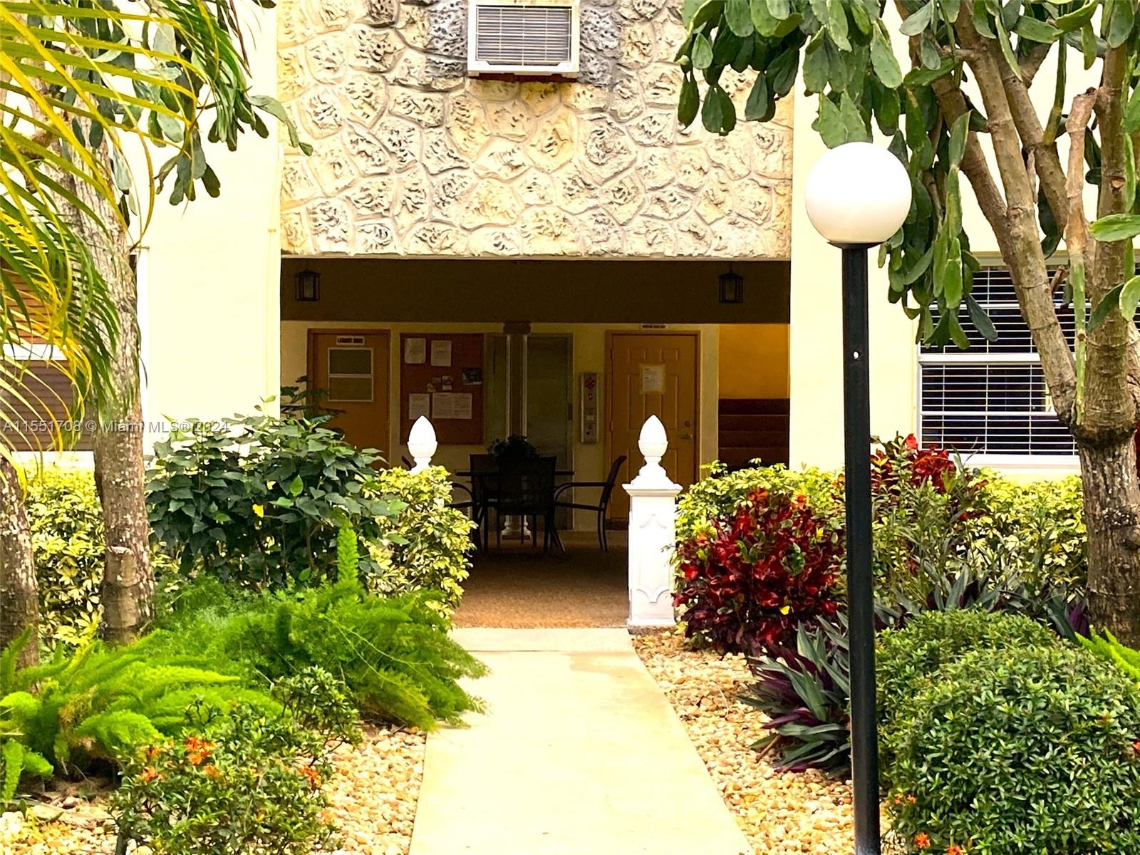 5111 Oakland Park Blvd, Lauderdale Lakes, FL, 33313 United States, 1 Bedroom Bedrooms, ,1 BathroomBathrooms,Residential,For Sale,Oakland Park Blvd,A11551708