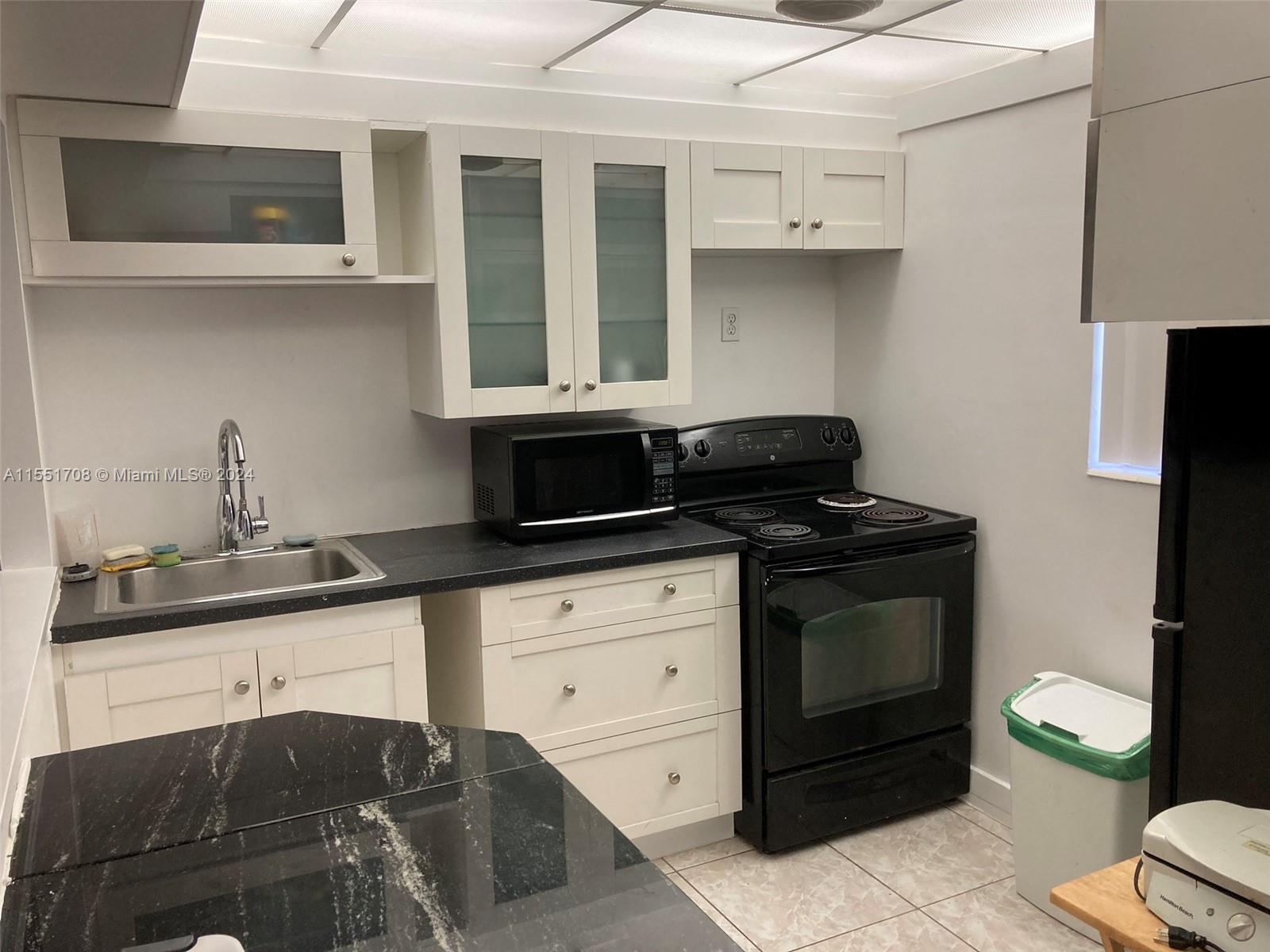 5111 Oakland Park Blvd, Lauderdale Lakes, FL, 33313 United States, 1 Bedroom Bedrooms, ,1 BathroomBathrooms,Residential,For Sale,Oakland Park Blvd,A11551708