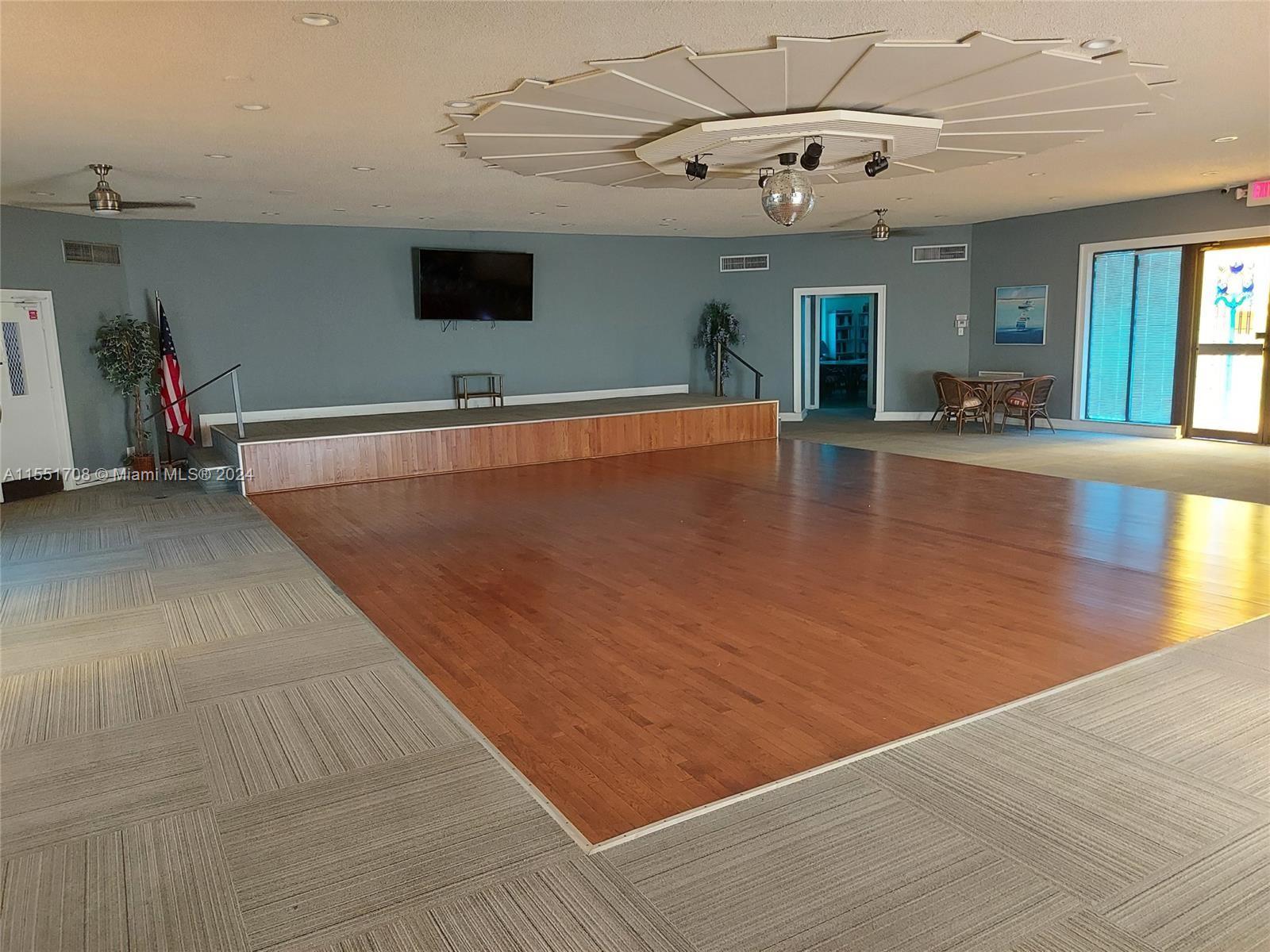 5111 Oakland Park Blvd, Lauderdale Lakes, FL, 33313 United States, 1 Bedroom Bedrooms, ,1 BathroomBathrooms,Residential,For Sale,Oakland Park Blvd,A11551708