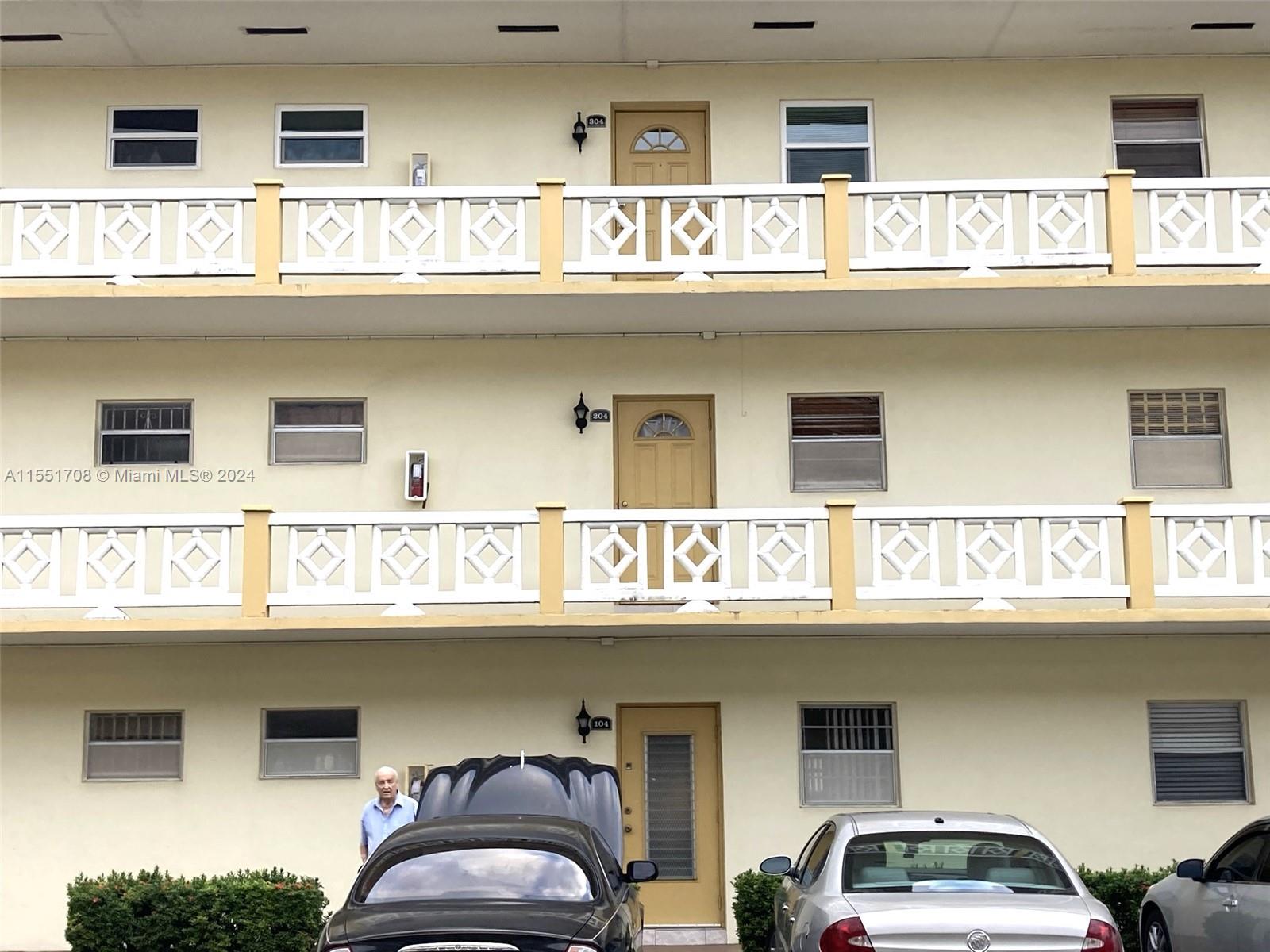 5111 Oakland Park Blvd, Lauderdale Lakes, FL, 33313 United States, 1 Bedroom Bedrooms, ,1 BathroomBathrooms,Residential,For Sale,Oakland Park Blvd,A11551708