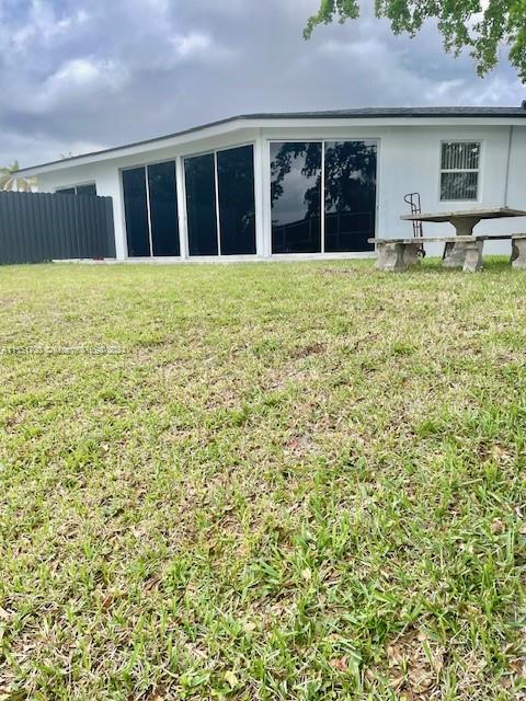 4566 W 6th Ave, Hialeah, Florida 33012, 3 Bedrooms Bedrooms, ,1 BathroomBathrooms,Residentiallease,For Rent,4566 W 6th Ave,A11551700