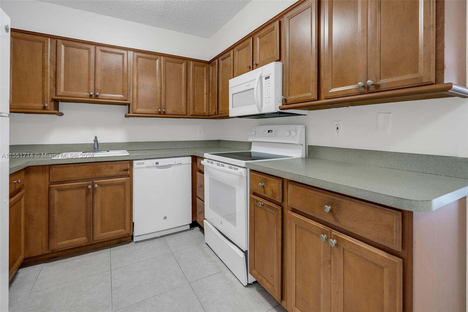 1100 4th Ave, Deerfield Beach, FL, 33441 United States, 1 Bedroom Bedrooms, ,1 BathroomBathrooms,Residential,For Sale,4th Ave,A11551714