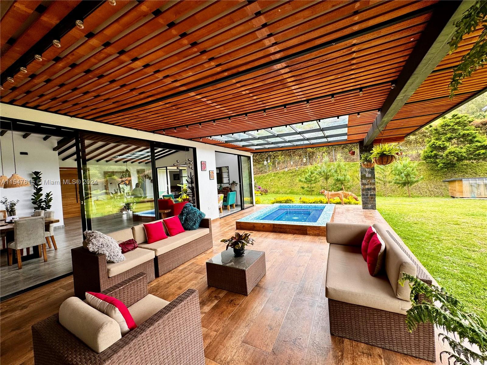 Kilometro 31 El Chuscal, FL, CO, 5 Bedrooms Bedrooms, ,5 BathroomsBathrooms,Residential,For Sale,El Chuscal,A11547815