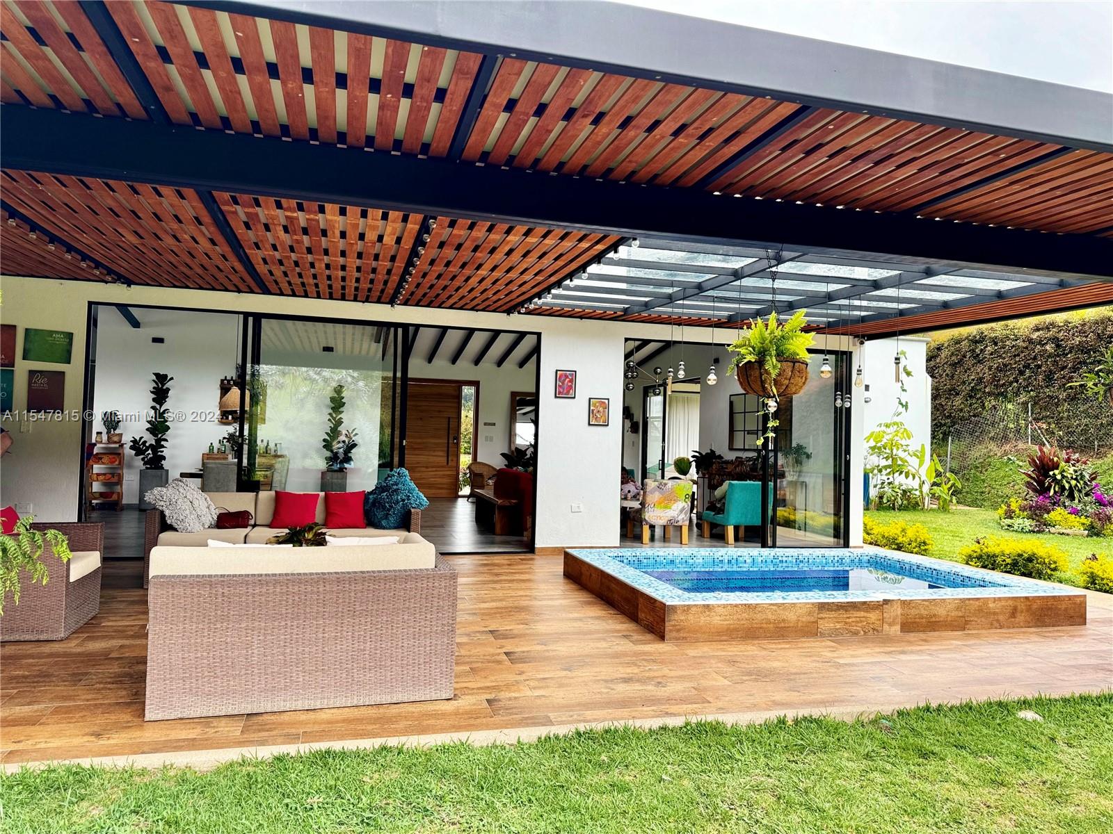 Kilometro 31 El Chuscal, FL, CO, 5 Bedrooms Bedrooms, ,5 BathroomsBathrooms,Residential,For Sale,El Chuscal,A11547815