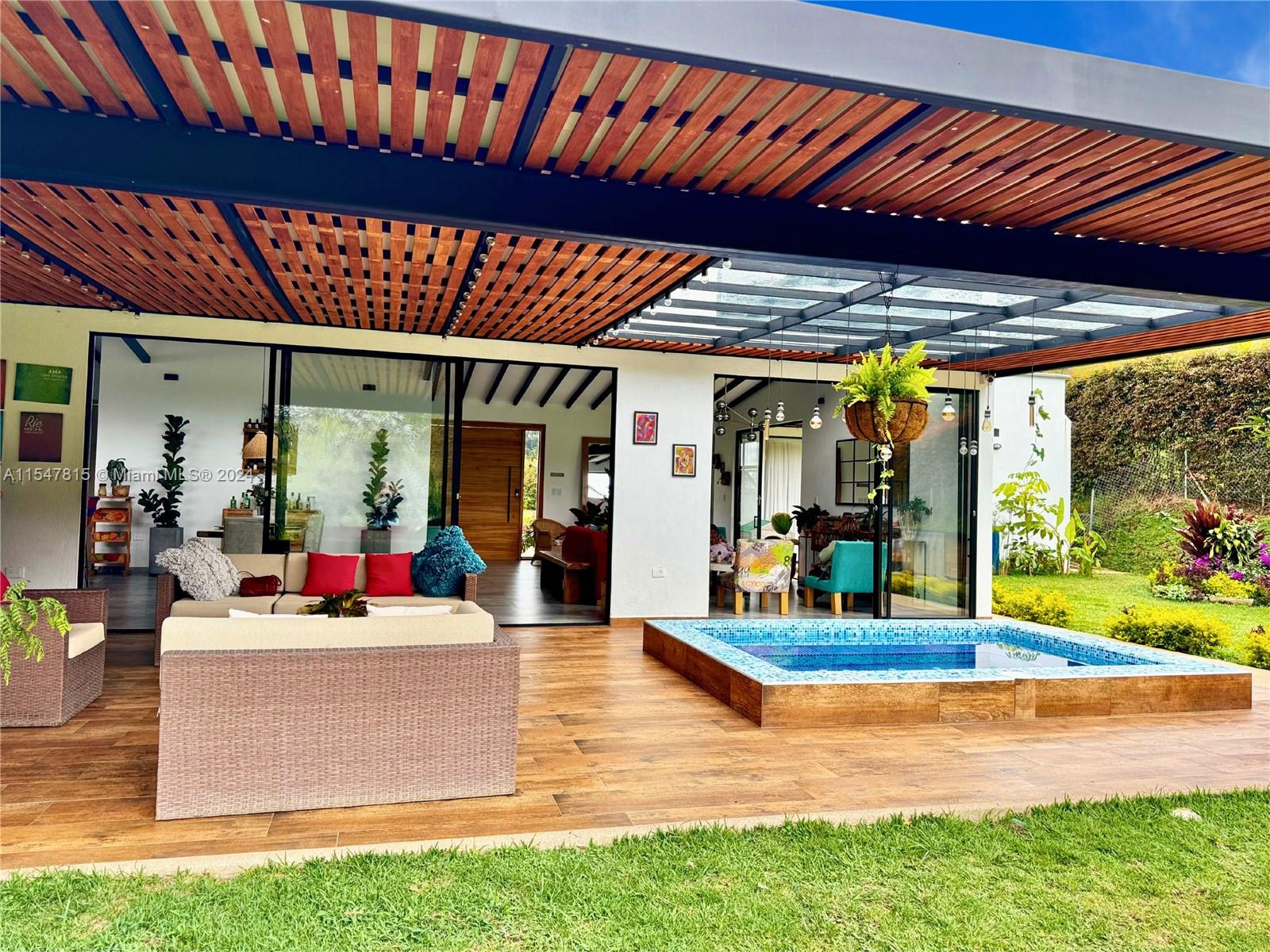 Kilometro 31 El Chuscal, FL, CO, 5 Bedrooms Bedrooms, ,5 BathroomsBathrooms,Residential,For Sale,El Chuscal,A11547815