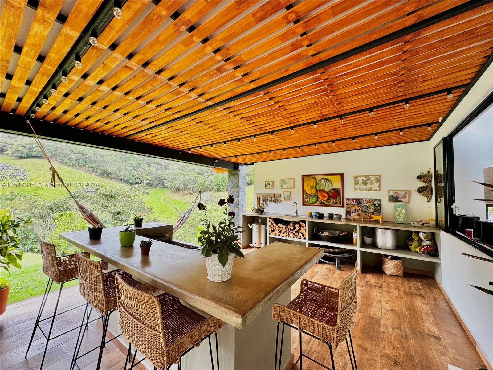 Kilometro 31 El Chuscal, FL, CO, 5 Bedrooms Bedrooms, ,5 BathroomsBathrooms,Residential,For Sale,El Chuscal,A11547815