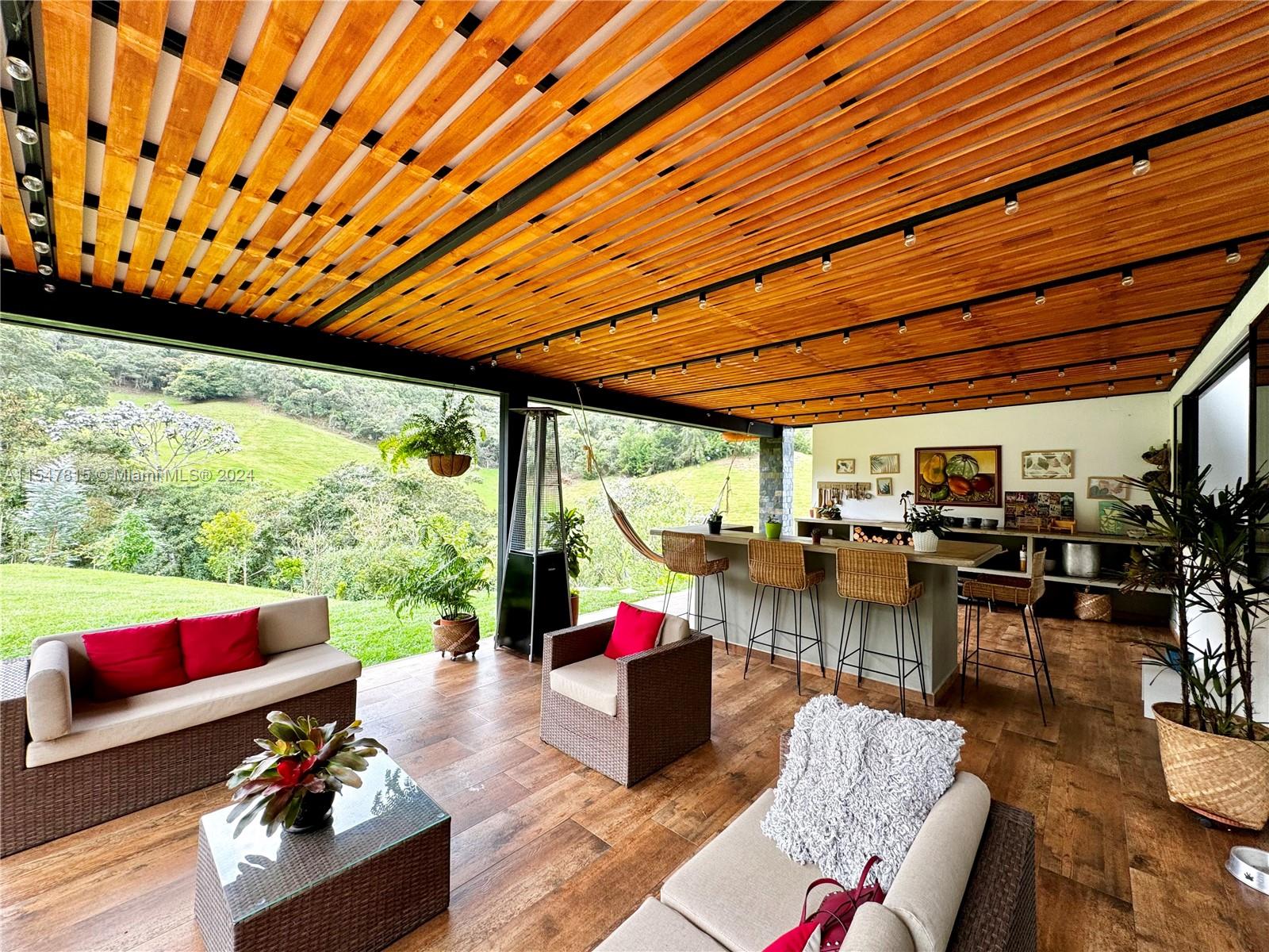Kilometro 31 El Chuscal, FL, CO, 5 Bedrooms Bedrooms, ,5 BathroomsBathrooms,Residential,For Sale,El Chuscal,A11547815