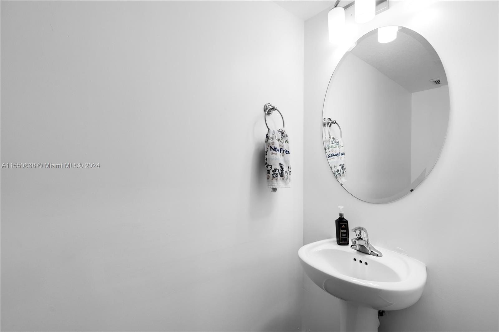 3325 SE 1st St, Homestead, Florida 33033, 3 Bedrooms Bedrooms, ,2 BathroomsBathrooms,Residential,For Sale,3325 SE 1st St,A11550838