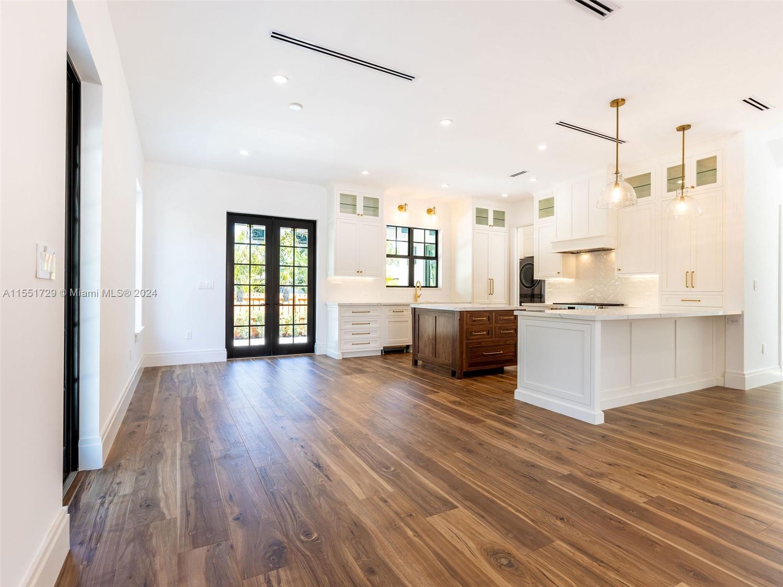 West Palm Beach, FL, 33401 United States, 3 Bedrooms Bedrooms, ,2 BathroomsBathrooms,Residential,For Sale,A11551729