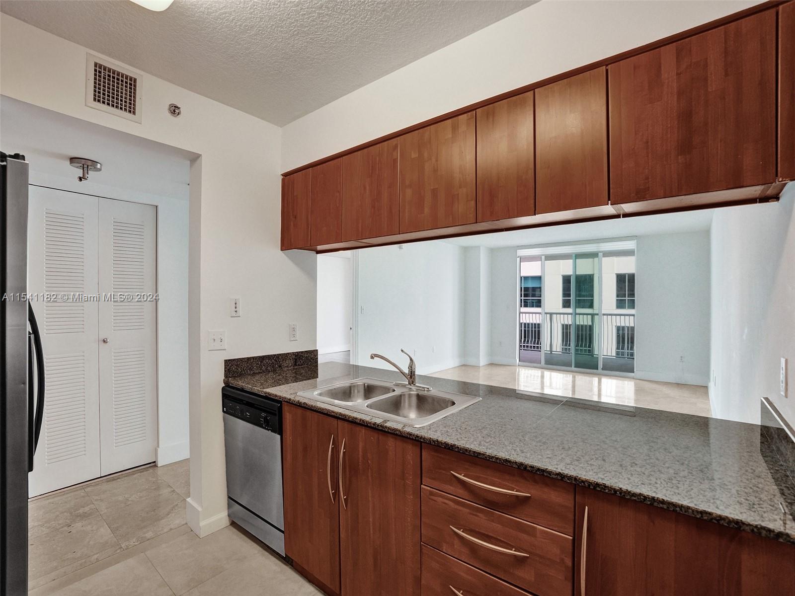1200 Brickell Bay Dr, Miami, FL, 33131 United States, 1 Bedroom Bedrooms, ,1 BathroomBathrooms,Residential,For Sale,Brickell Bay Dr,A11541182