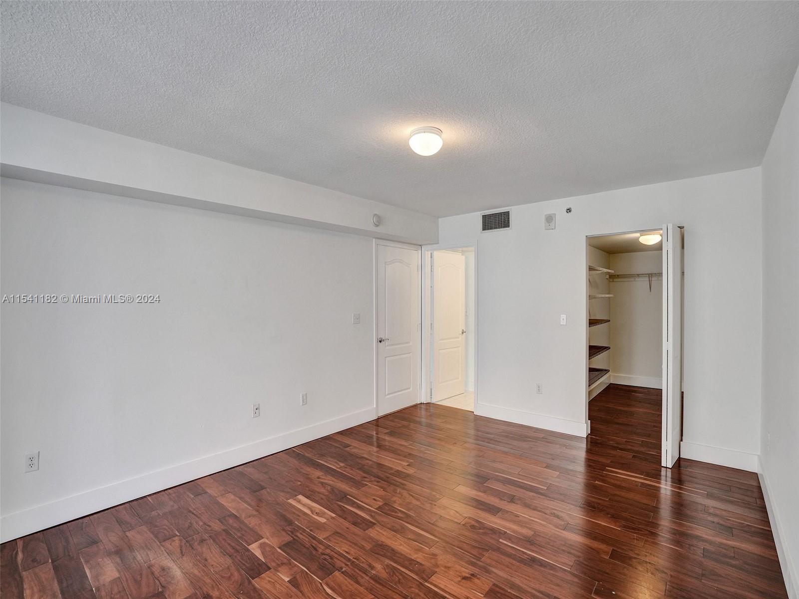 1200 Brickell Bay Dr, Miami, FL, 33131 United States, 1 Bedroom Bedrooms, ,1 BathroomBathrooms,Residential,For Sale,Brickell Bay Dr,A11541182