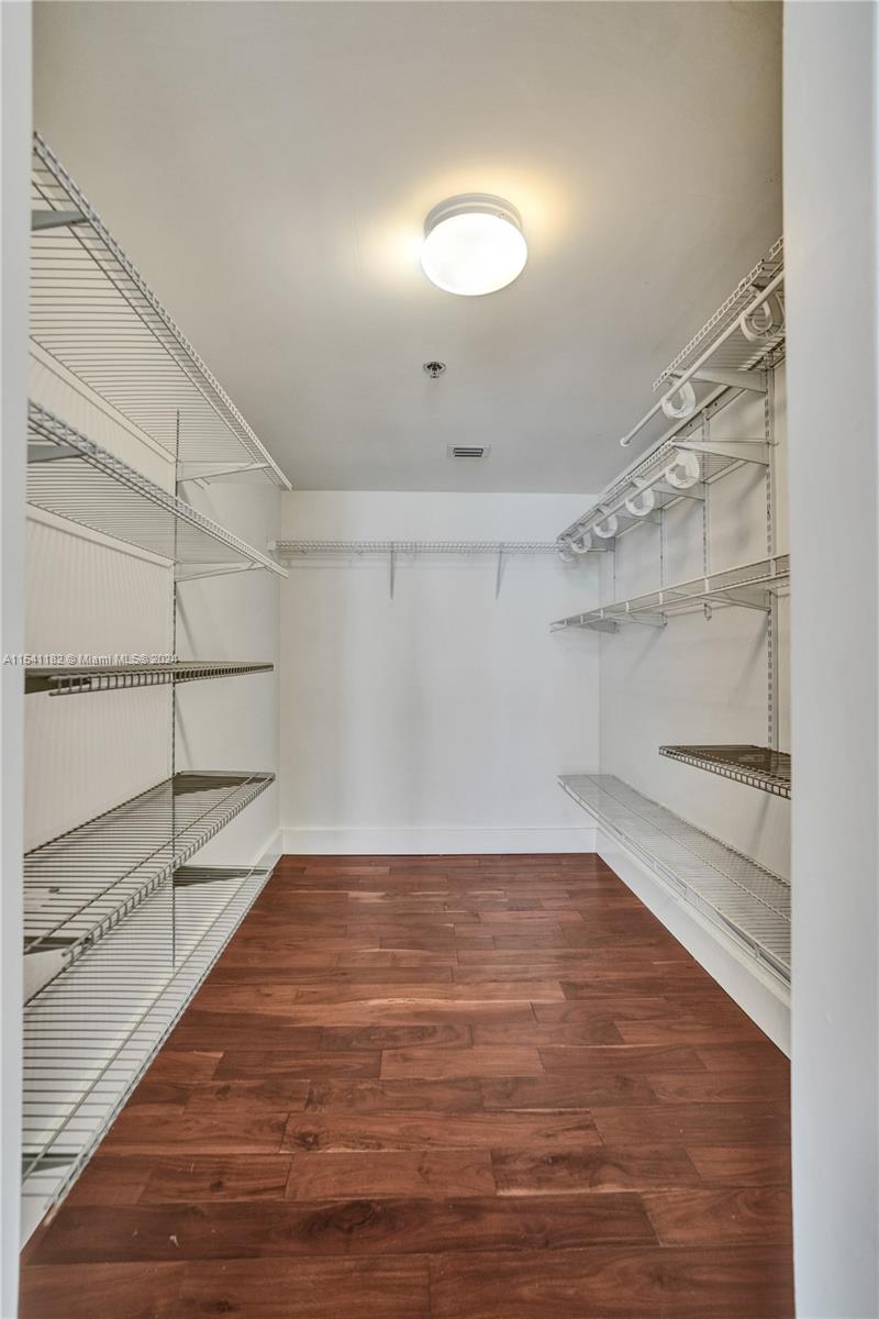 1200 Brickell Bay Dr, Miami, FL, 33131 United States, 1 Bedroom Bedrooms, ,1 BathroomBathrooms,Residential,For Sale,Brickell Bay Dr,A11541182
