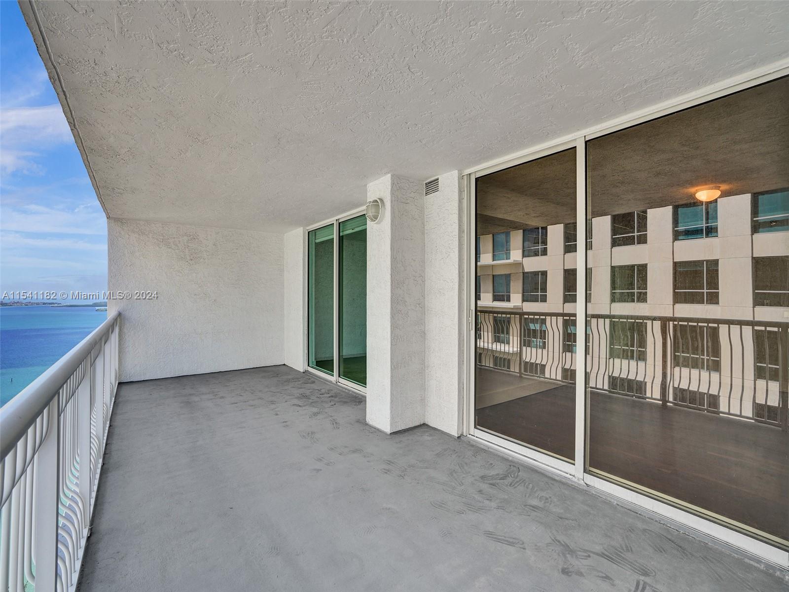 1200 Brickell Bay Dr, Miami, FL, 33131 United States, 1 Bedroom Bedrooms, ,1 BathroomBathrooms,Residential,For Sale,Brickell Bay Dr,A11541182