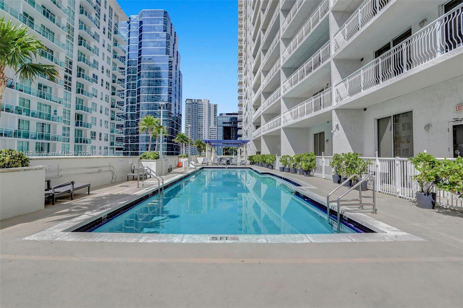 1200 Brickell Bay Dr, Miami, FL, 33131 United States, 1 Bedroom Bedrooms, ,1 BathroomBathrooms,Residential,For Sale,Brickell Bay Dr,A11541182