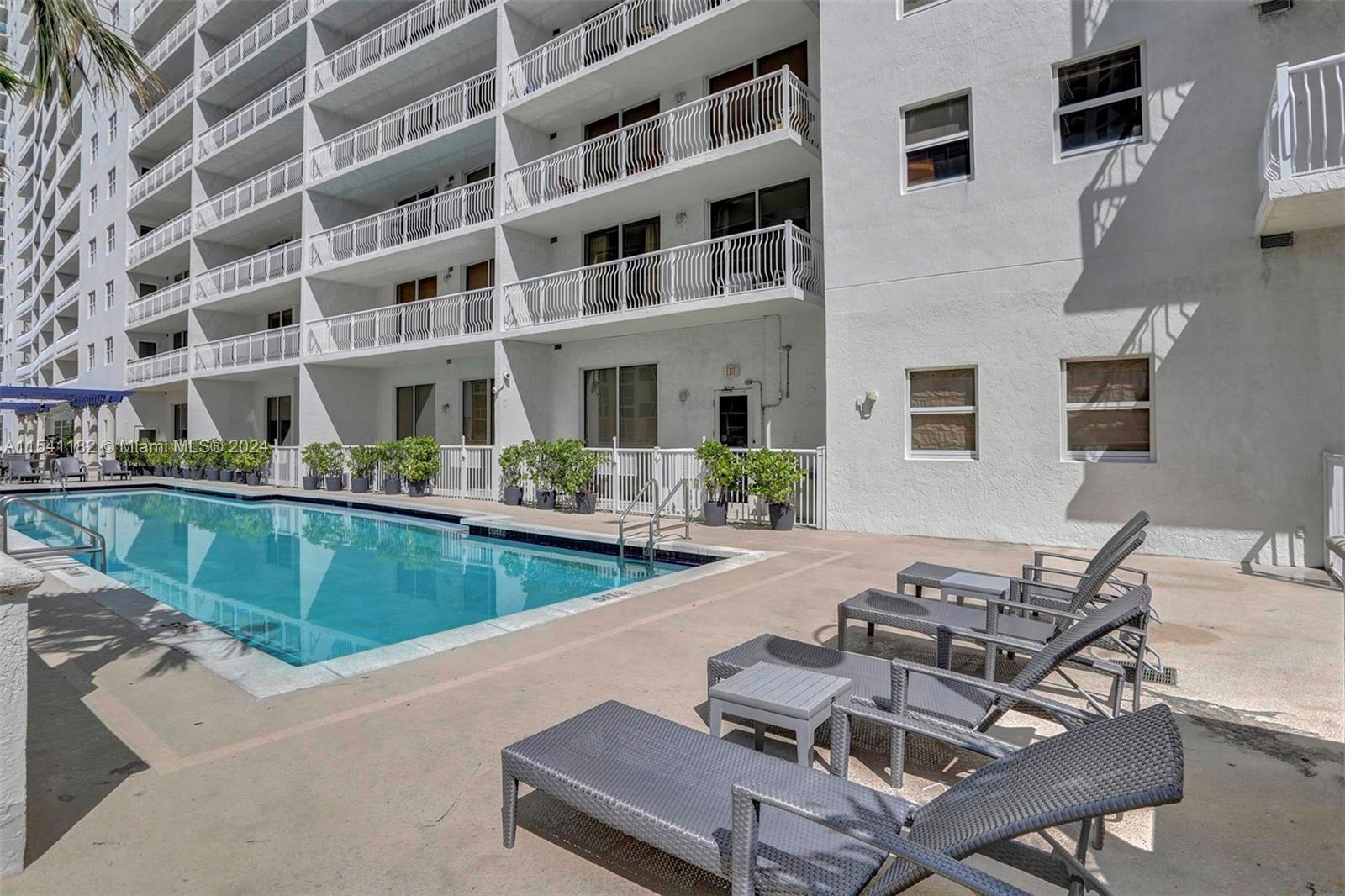 1200 Brickell Bay Dr, Miami, FL, 33131 United States, 1 Bedroom Bedrooms, ,1 BathroomBathrooms,Residential,For Sale,Brickell Bay Dr,A11541182