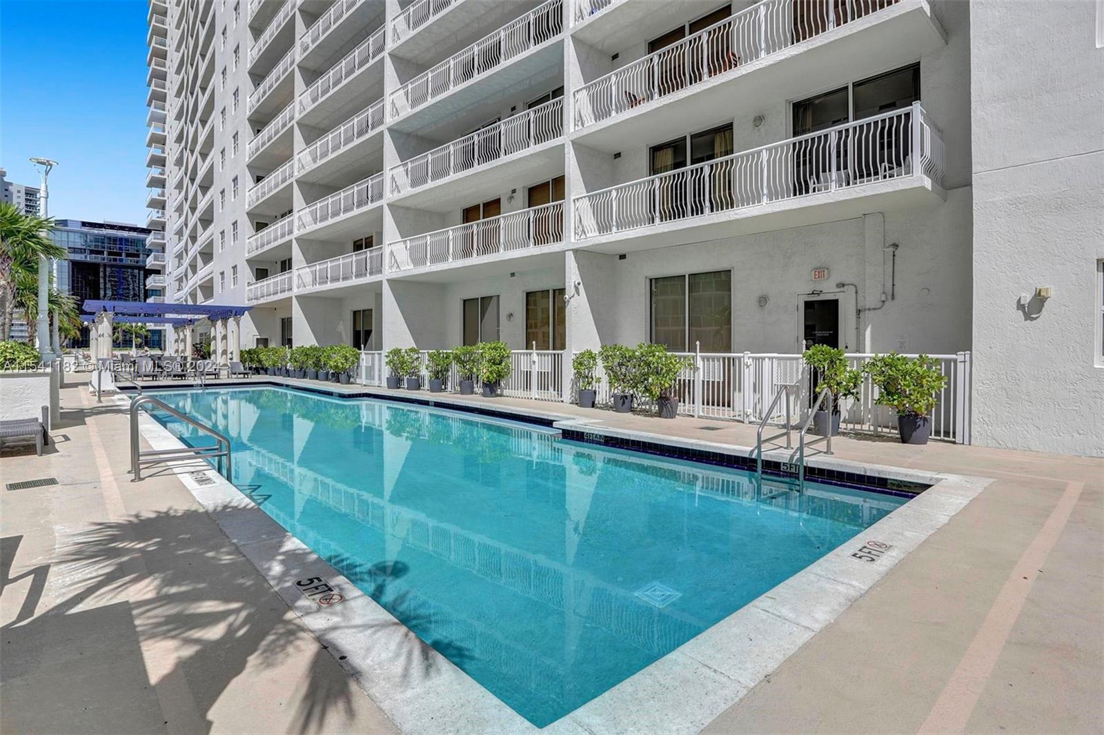 1200 Brickell Bay Dr, Miami, FL, 33131 United States, 1 Bedroom Bedrooms, ,1 BathroomBathrooms,Residential,For Sale,Brickell Bay Dr,A11541182