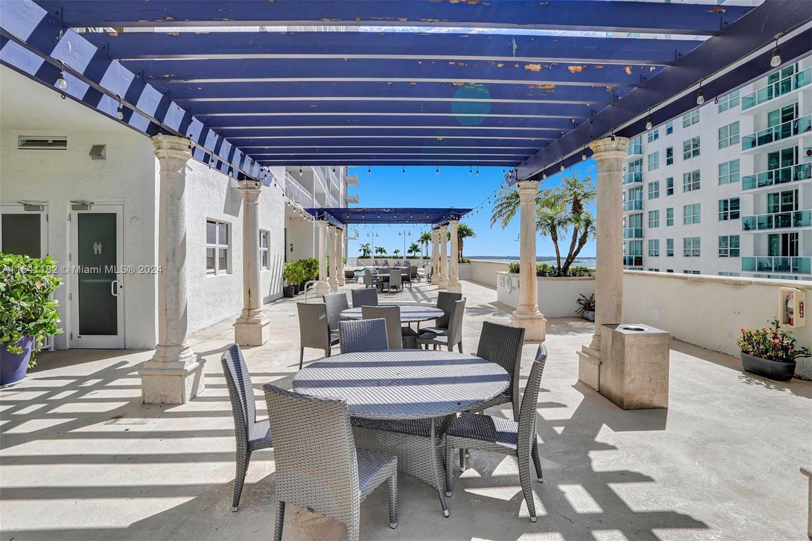 1200 Brickell Bay Dr, Miami, FL, 33131 United States, 1 Bedroom Bedrooms, ,1 BathroomBathrooms,Residential,For Sale,Brickell Bay Dr,A11541182