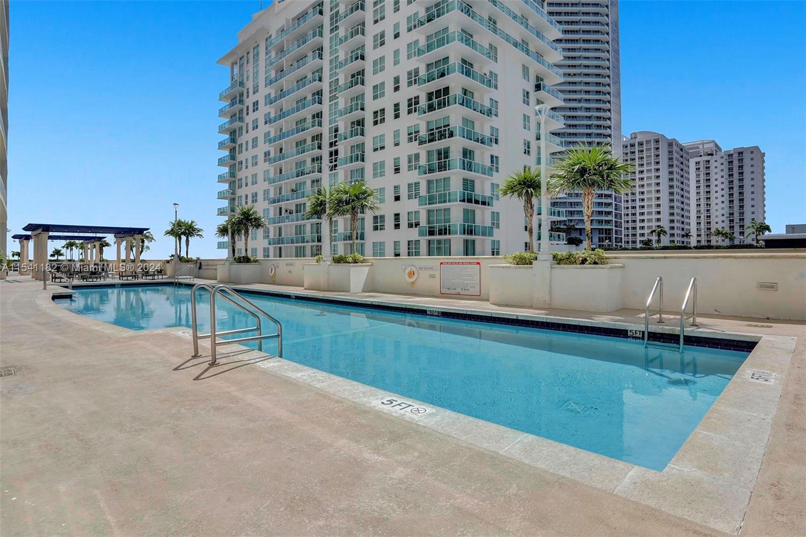 1200 Brickell Bay Dr, Miami, FL, 33131 United States, 1 Bedroom Bedrooms, ,1 BathroomBathrooms,Residential,For Sale,Brickell Bay Dr,A11541182