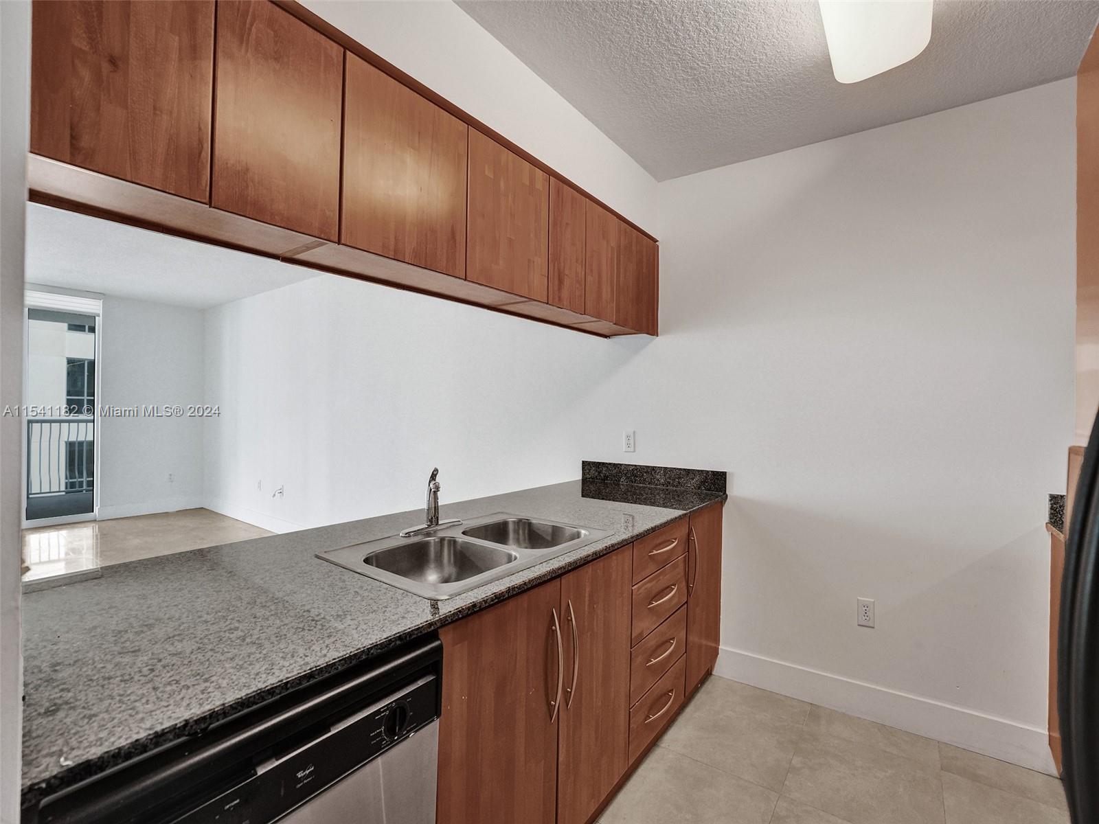 1200 Brickell Bay Dr, Miami, FL, 33131 United States, 1 Bedroom Bedrooms, ,1 BathroomBathrooms,Residential,For Sale,Brickell Bay Dr,A11541182