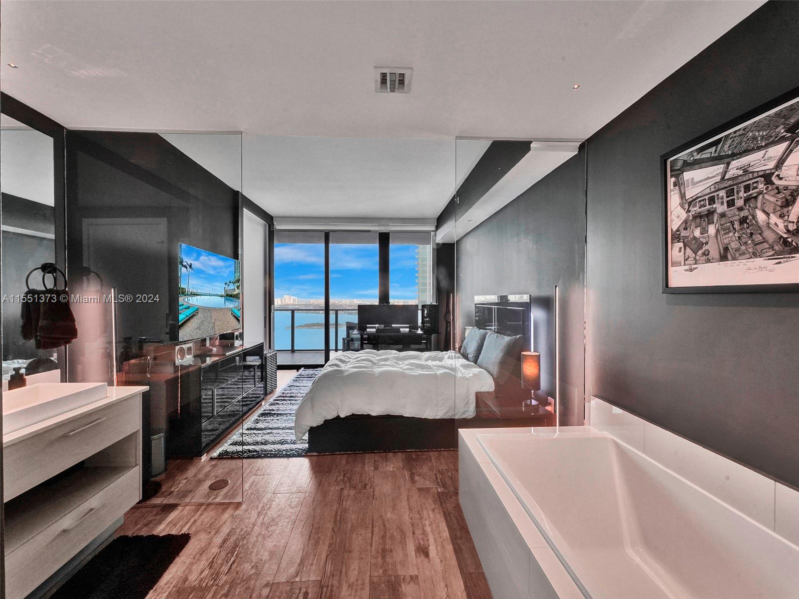 650 32nd St, Miami, FL, 33137 United States, 1 Bedroom Bedrooms, ,2 BathroomsBathrooms,Residential,For Sale,32nd St,A11551373