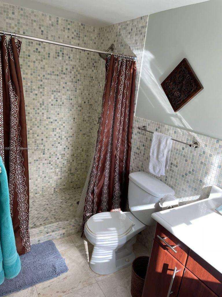 3901 Ocean Dr, Hollywood, FL, 33019 United States, 2 Bedrooms Bedrooms, ,2 BathroomsBathrooms,Residential,For Sale,Ocean Dr,A11551726