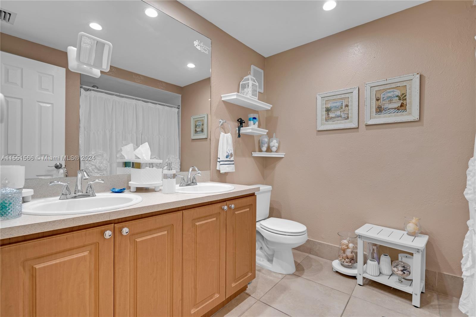 5400 77th Ct, Miami, FL, 33155 United States, 2 Bedrooms Bedrooms, ,1 BathroomBathrooms,Residential,For Sale,77th Ct,A11551566